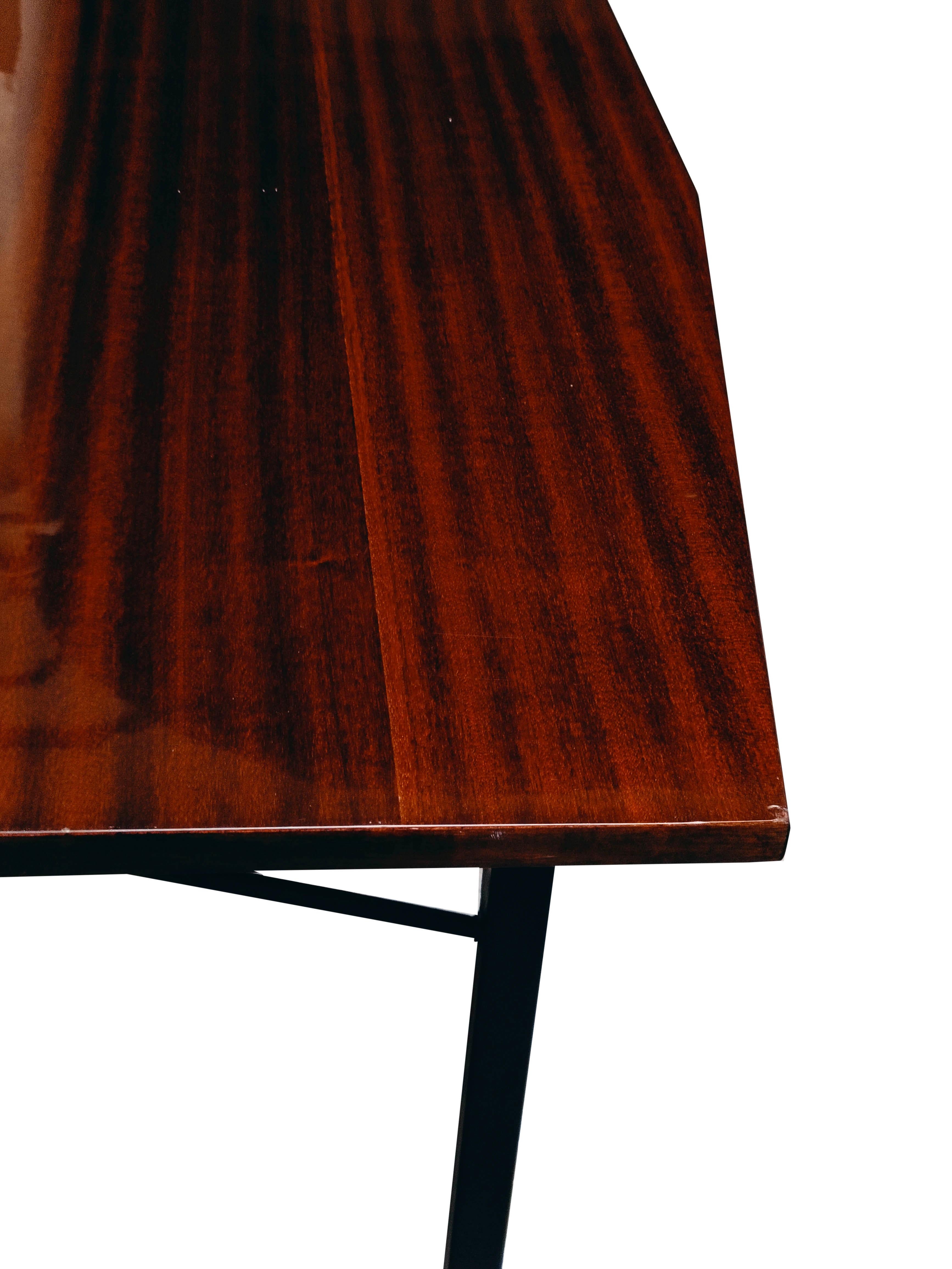 Carlo de Carli Set di Sei Sedie con Tavolo da Pranzo, Italia 1950s In condizioni buone in vendita a Naples, IT