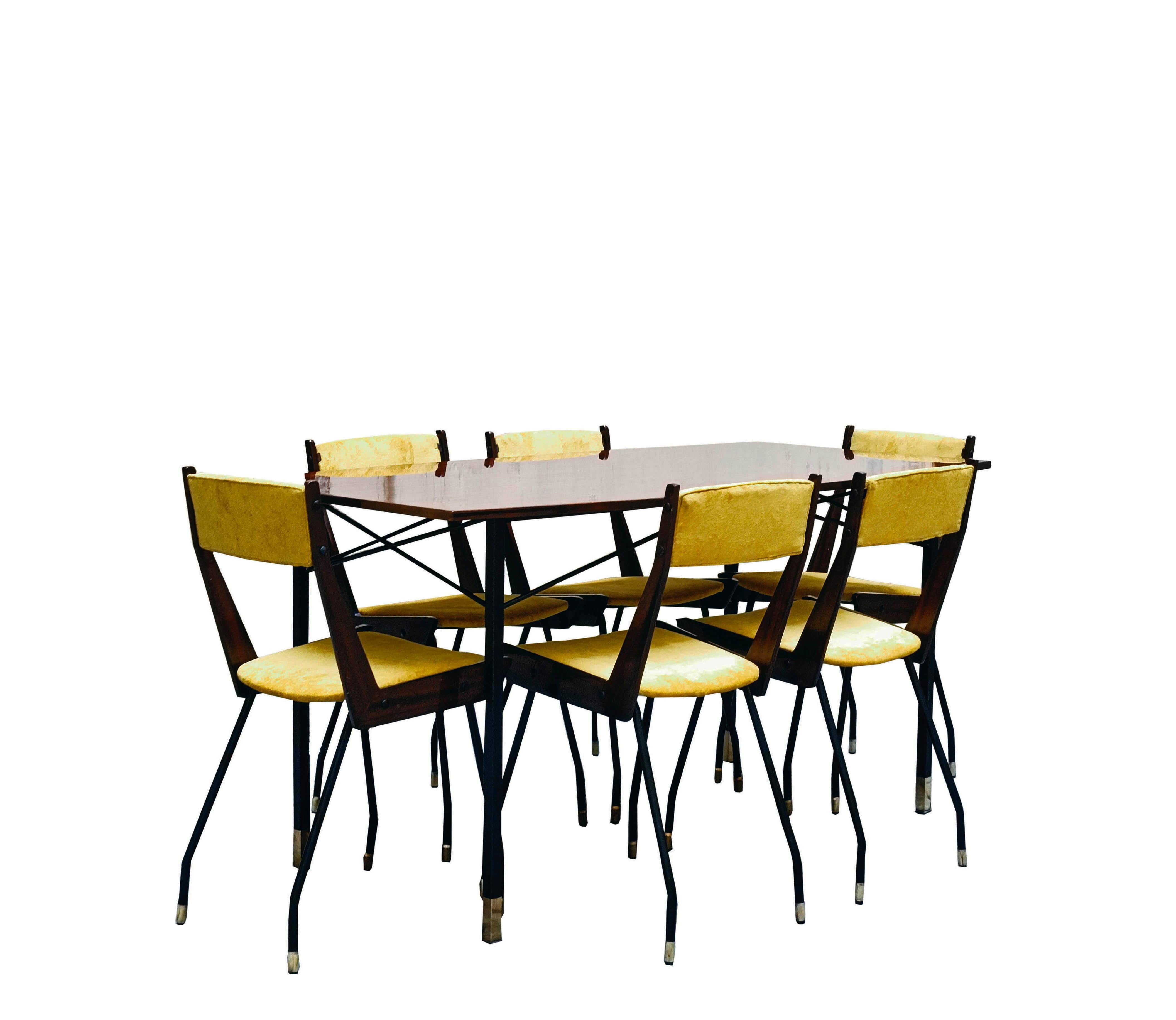 Mid-20th Century Carlo de Carli Set di Sei Sedie con Tavolo da Pranzo, Italia 1950s in vendita