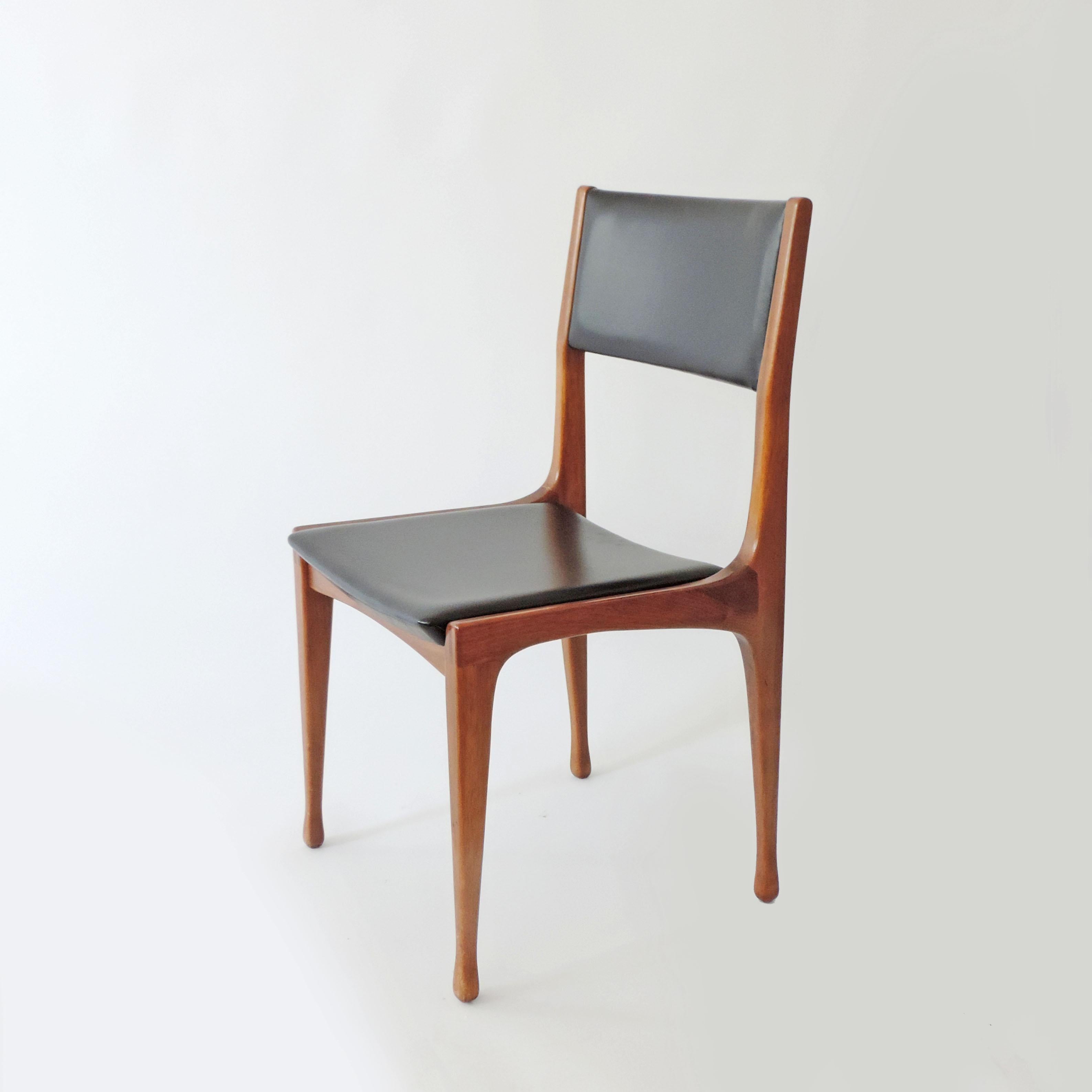 Carlo De Carli set of six dining chairs mod. 693 for Cassina, Italy, 1958
Original faux leather.