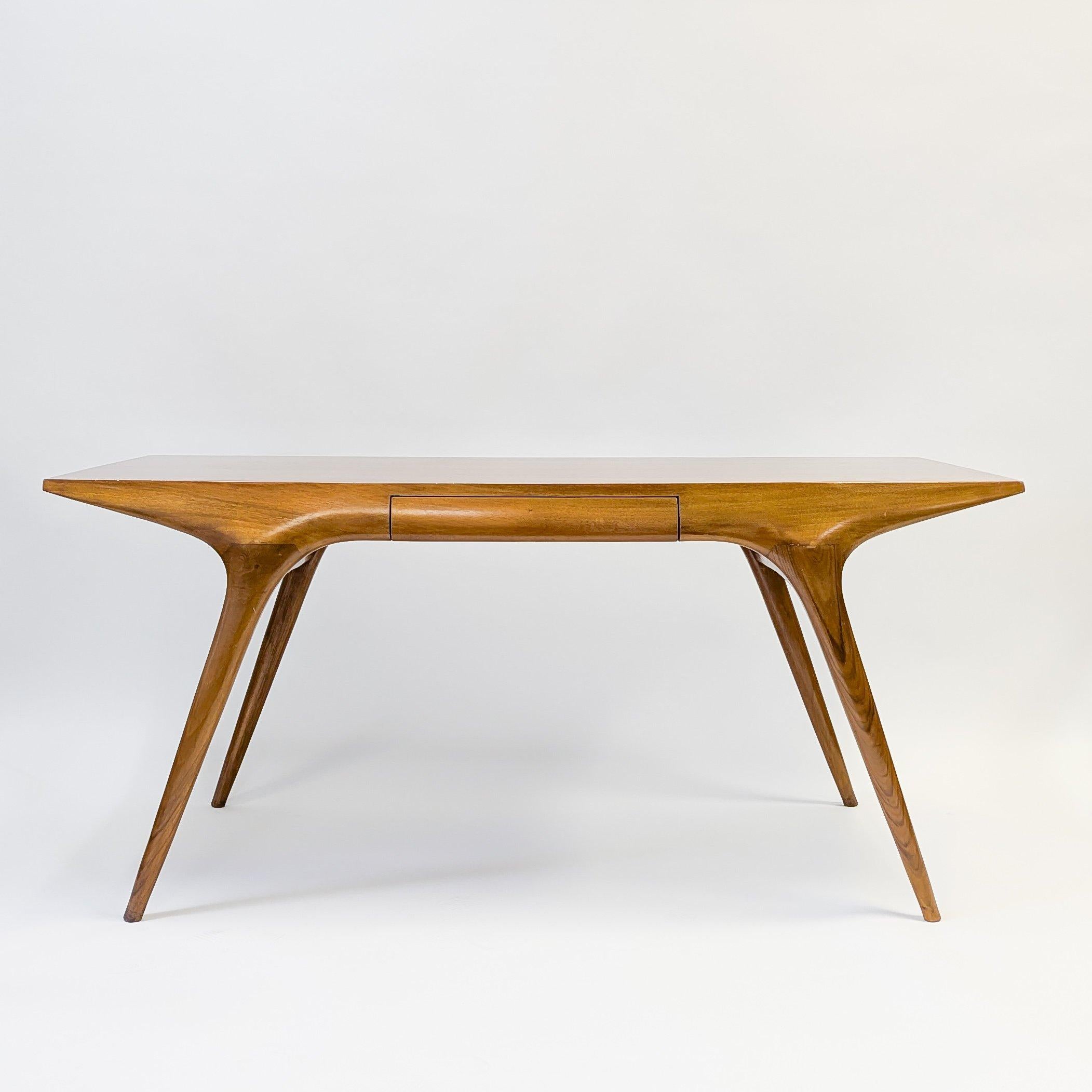 : Carlo De Carli was a pivotal 20th-century architect and designer, renowned for his significant contributions to design and education in Italy, Graduating from Politecnico di Milan in 1934, he remained deeply connected to the institution, both