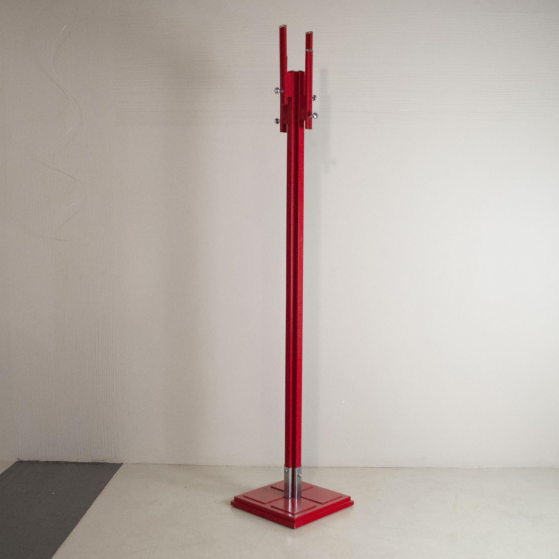 Coat hanger in red lacquered wood with steel inserts designer Carlo De Carli for Fiarm early 70s