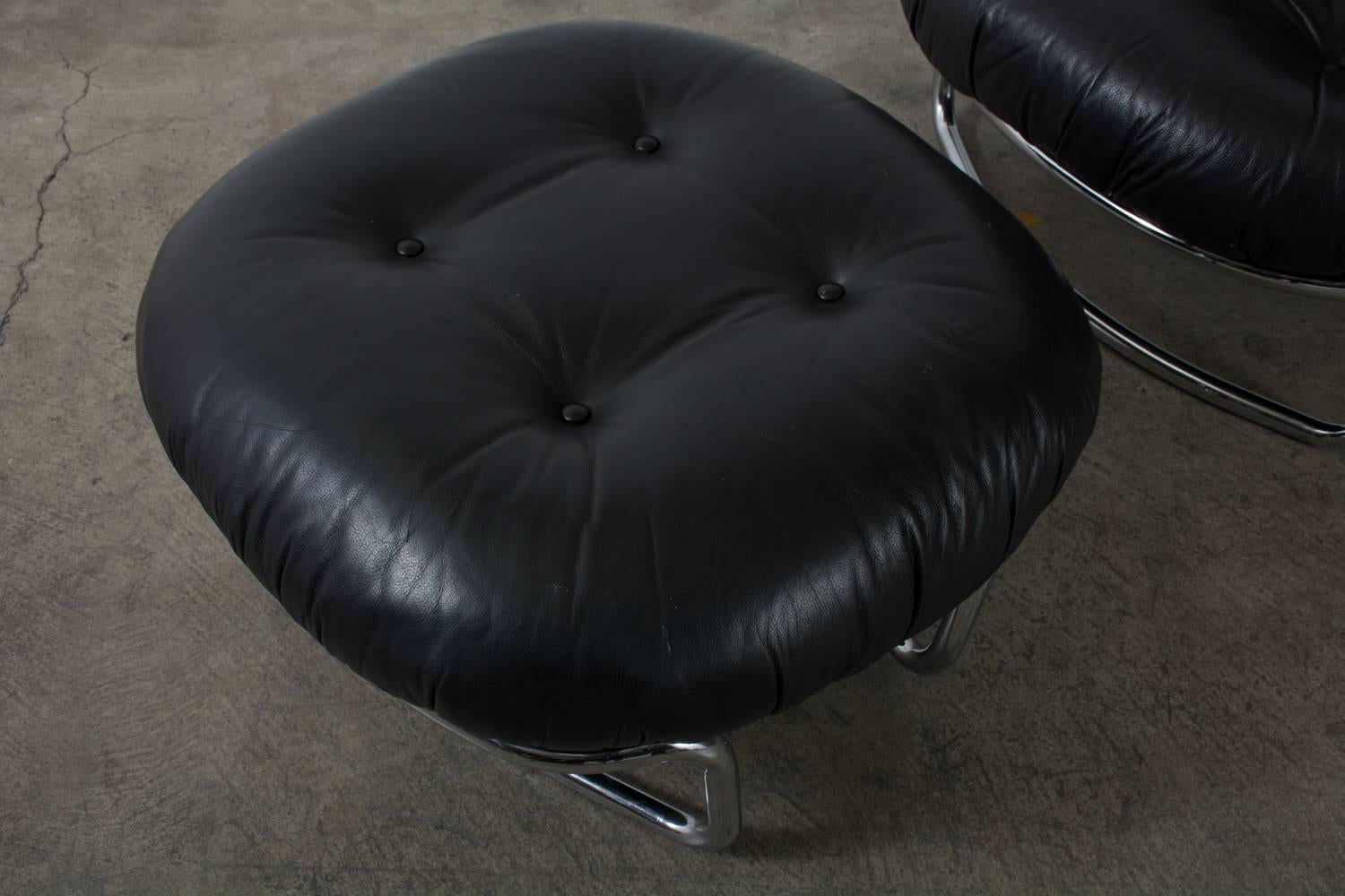 Carlo di Carli Black Leather Lounge Chair and Ottoman, Italy, 1960s For Sale 4