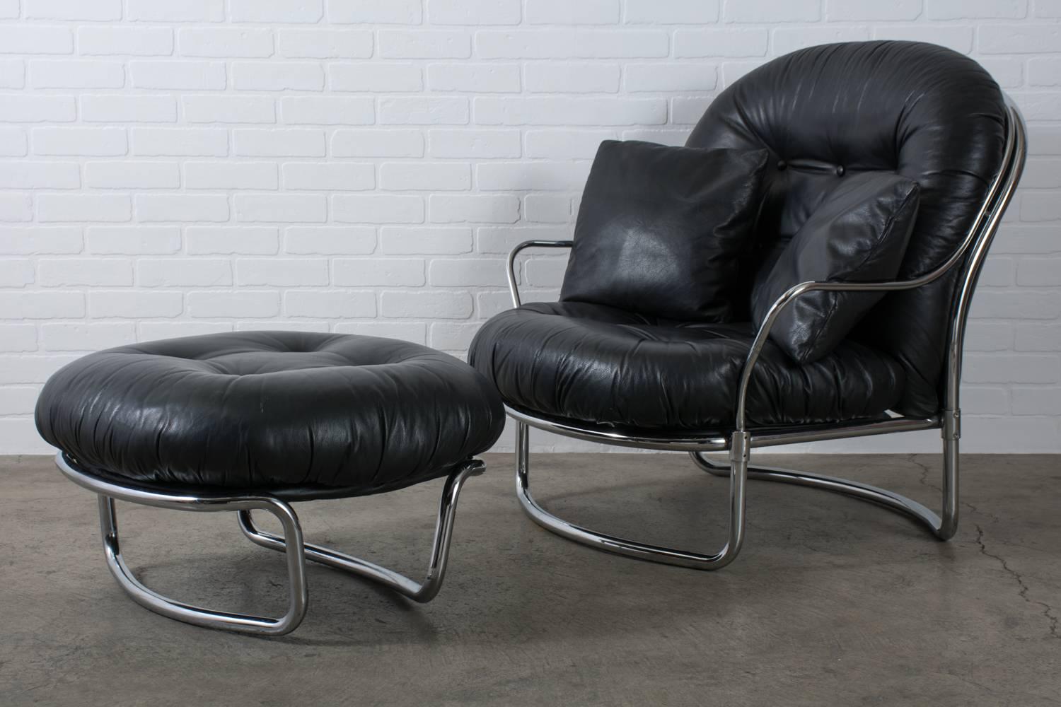 This tufted leather and chrome lounge chair with ottoman was designed by Carlo di Carli for Cinova, Italy, 1960s (armchair model 915). Original leather cushions to protect arms from metal armrests.