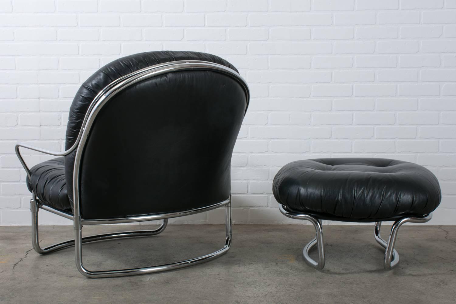 Mid-20th Century Carlo di Carli Black Leather Lounge Chair and Ottoman, Italy, 1960s For Sale