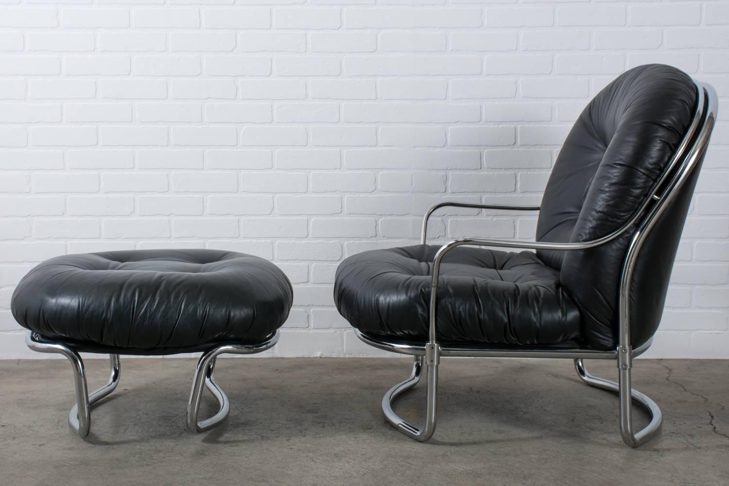 Metal Carlo di Carli Black Leather Lounge Chair and Ottoman, Italy, 1960s For Sale