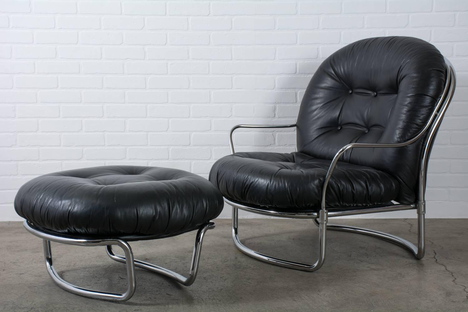 Carlo di Carli Black Leather Lounge Chair and Ottoman, Italy, 1960s For Sale 1