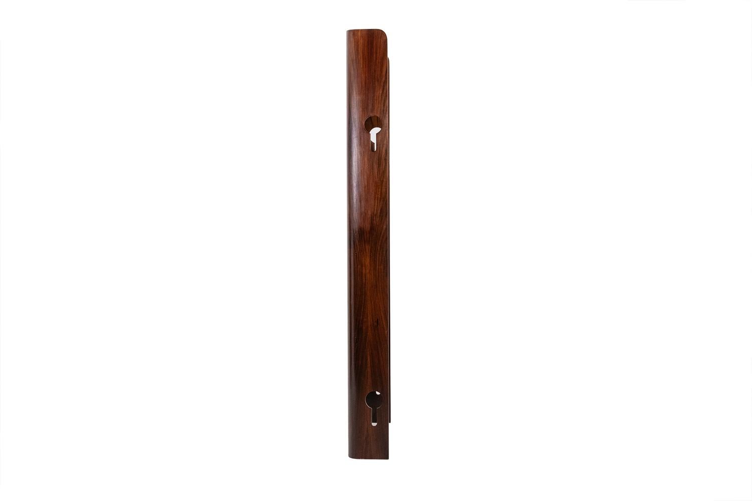 Carlo di Carli. Appendiabiti in legno di palissandro. 1960s. In condizioni ottime in vendita a Saint-Ouen, FR
