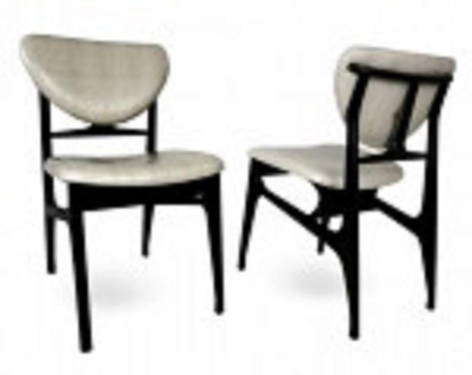 Carlo di Carli Italian Modern Ebonized Wood & Faux Beige Snakeskin Side Chairs (Moderne der Mitte des Jahrhunderts) im Angebot