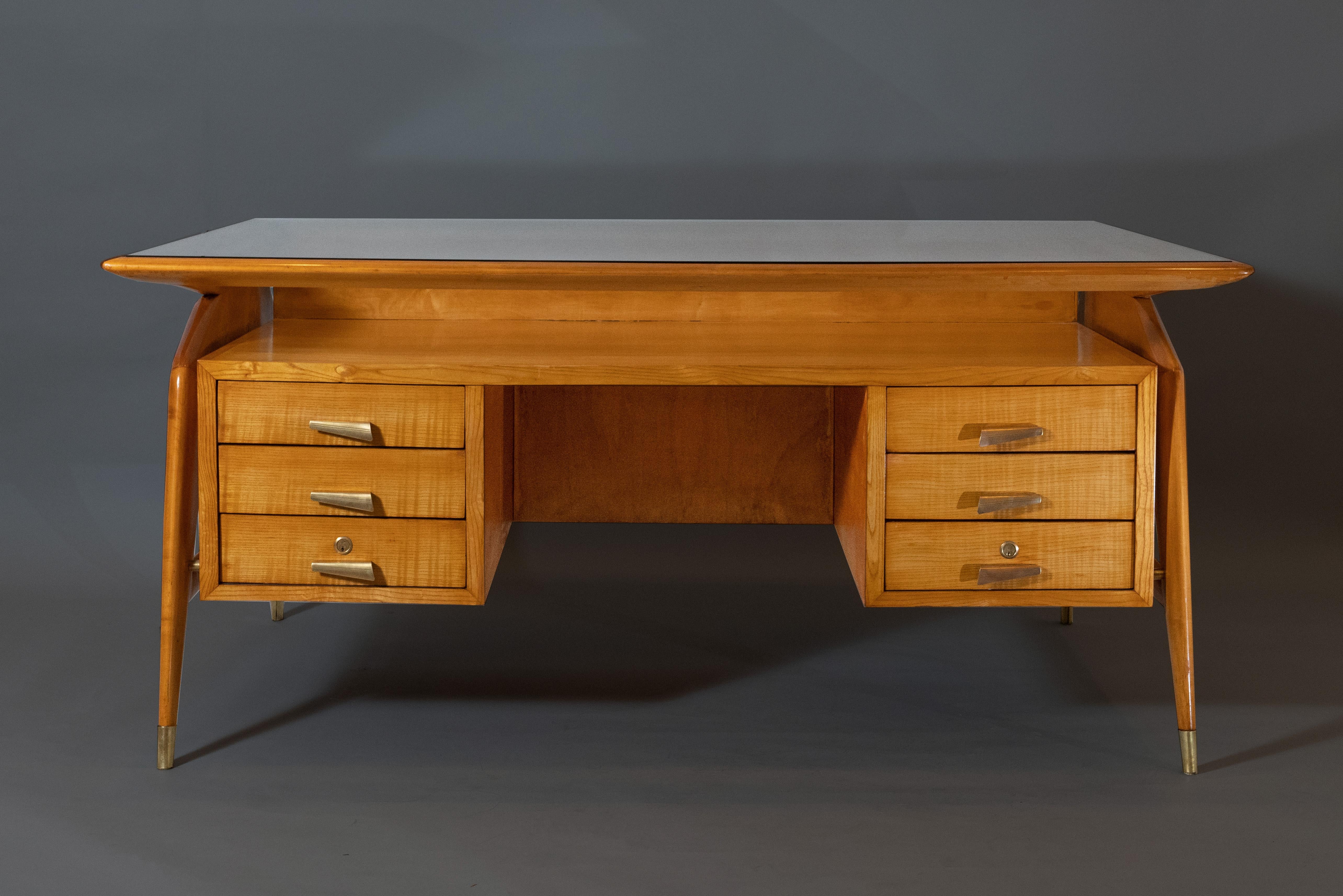 Italian Carlo di Carli: Desk in Fruitwood, Brass, and Glass, Italy 1950s For Sale