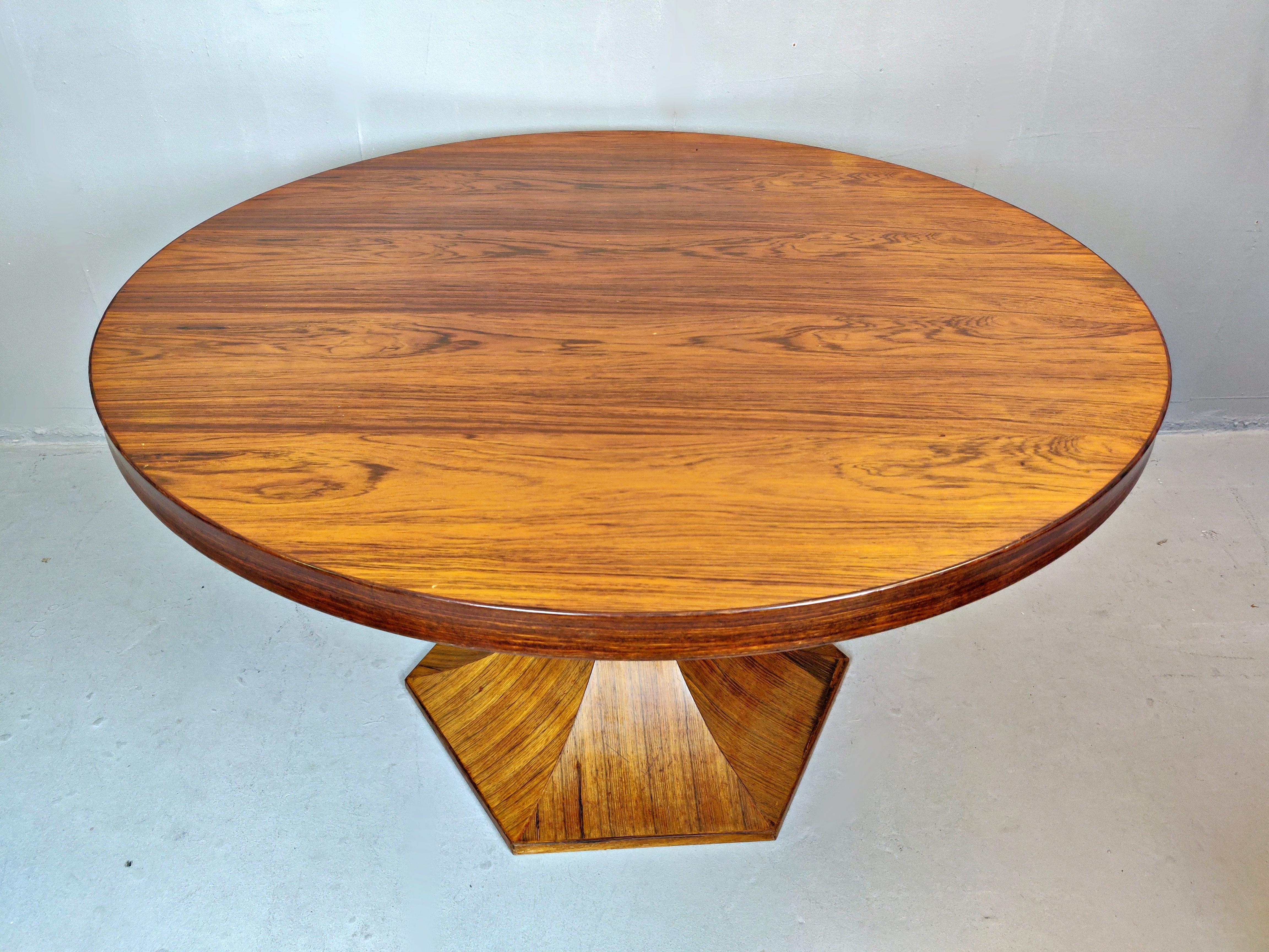 Carlo di Carli round dining table, circa 1960.