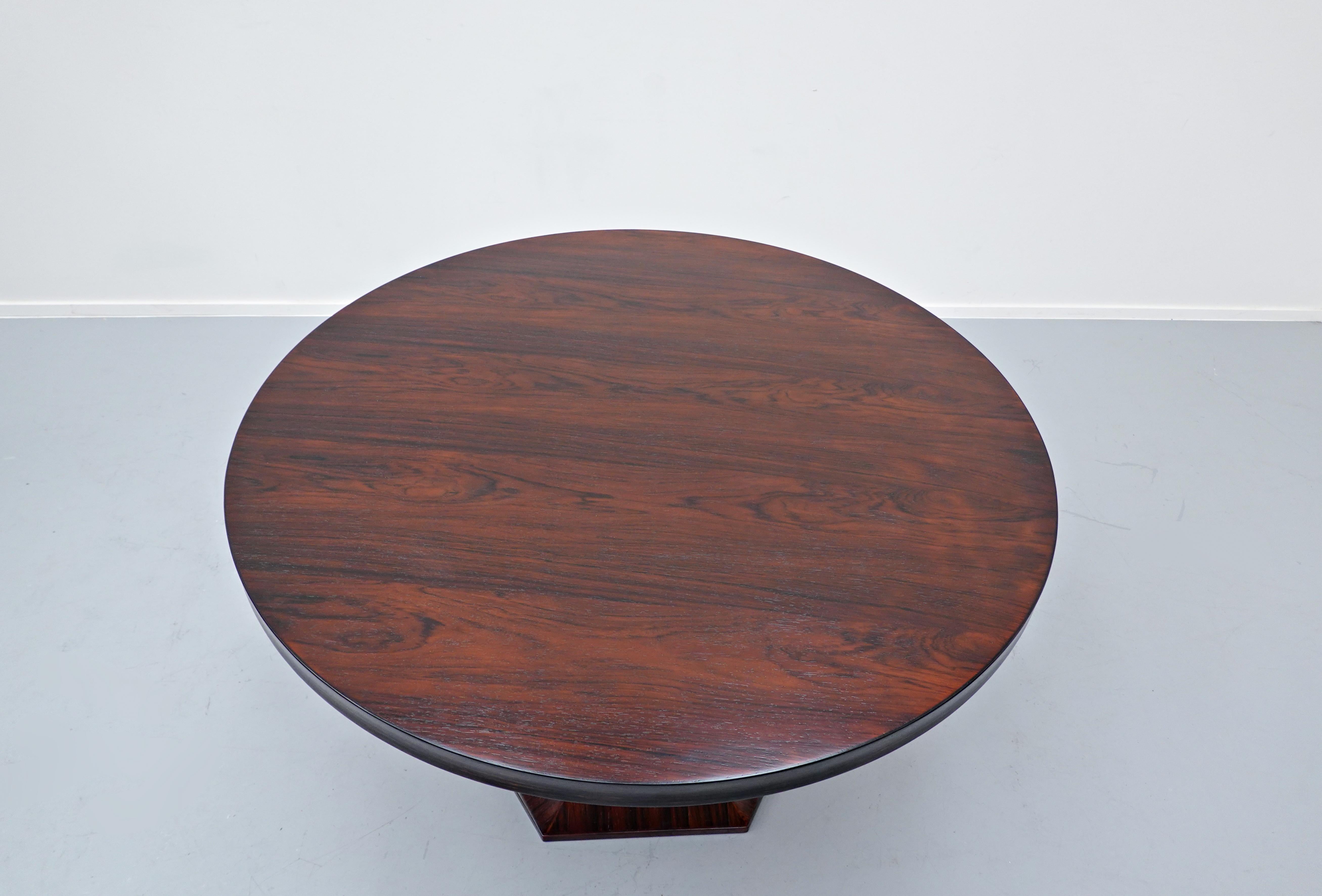 Carlo di Carli Round Dining Table, circa 1960 In Good Condition In Brussels, BE