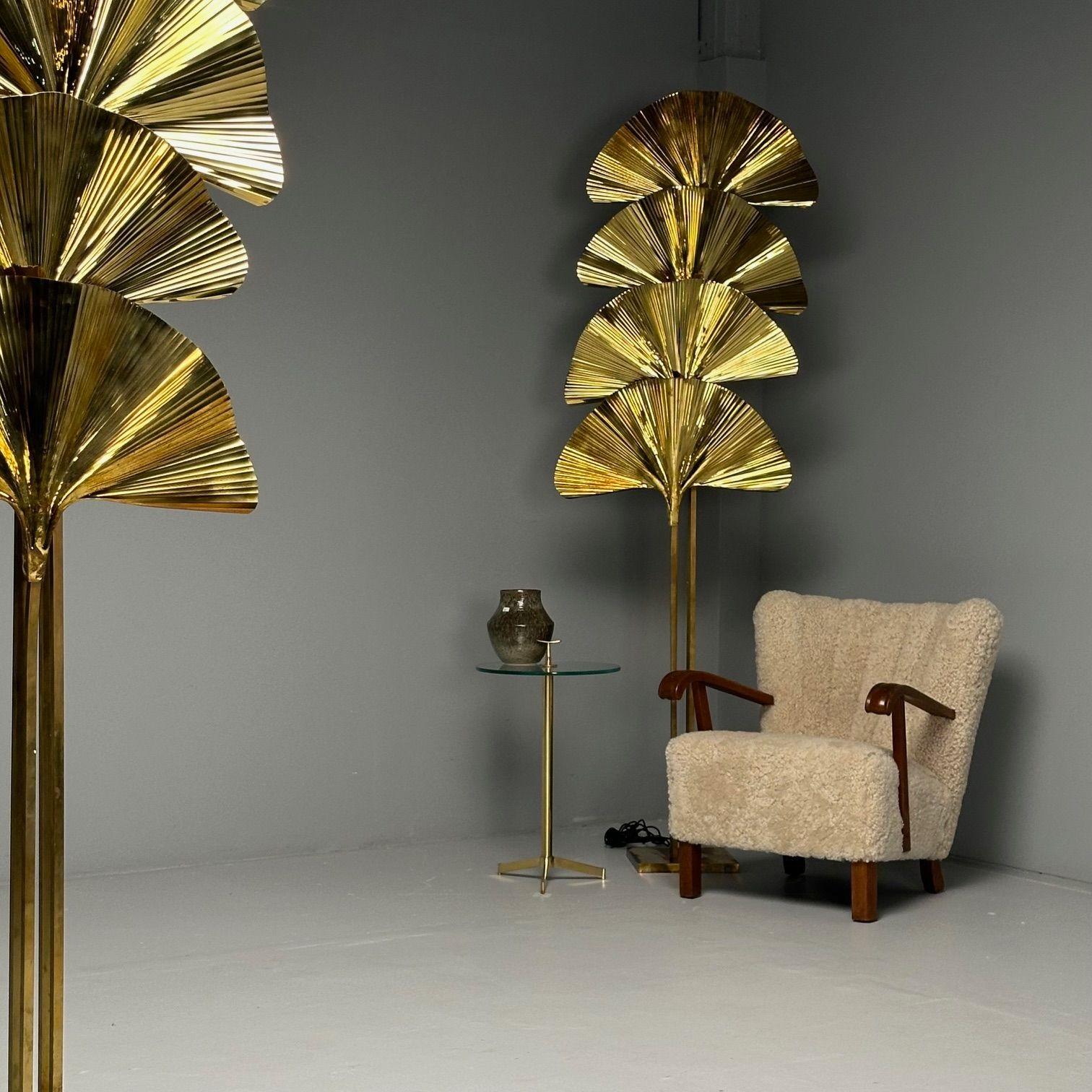 Carlo Giorgi, Bottega Gadda, Modern Large Ginko Leaf Floor Lamps, Brass, Italy, 1970s

Large pair of floor lamps designed by Carlo Giorgi for Bottega Gadda. Each example features four large brass ginkgo leaves with each leaf concealing a light