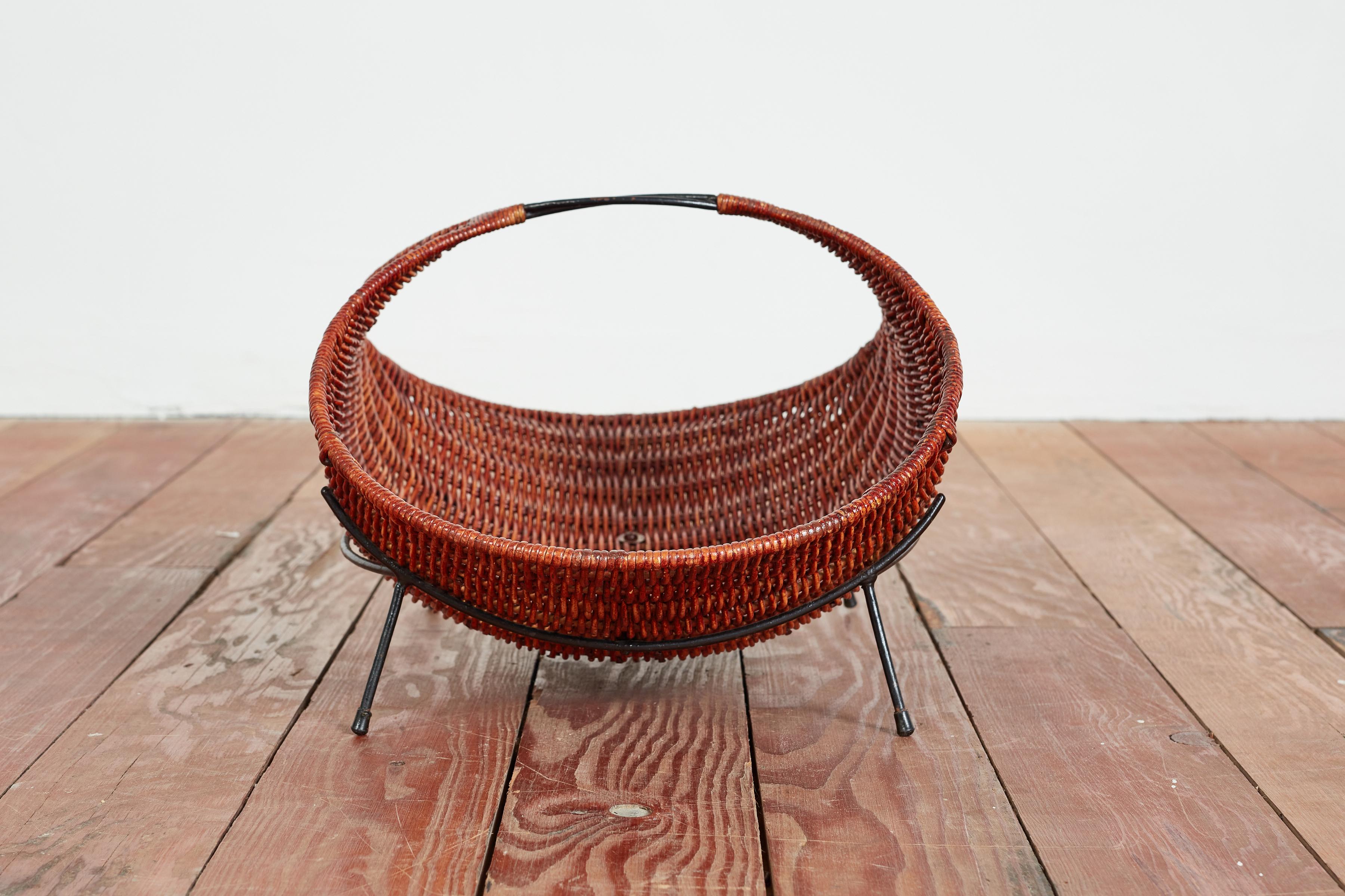 Carlo Graffi Wicker Magazine Rack For Sale 4