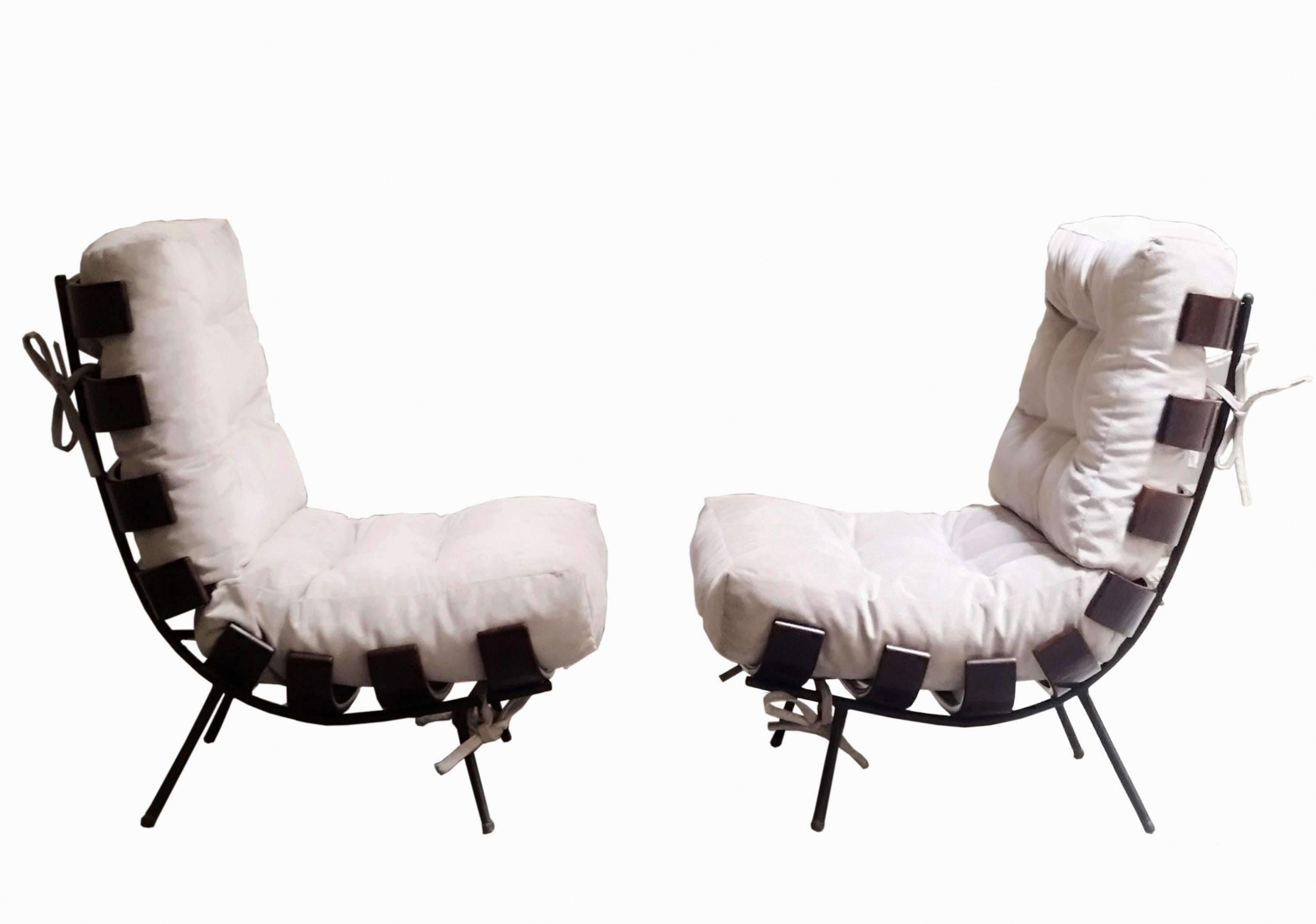 Beautiful and iconic 'Costela' chairs designed by Carlo Hauner and Martin Eisler and produced by Forma, Italy 1960. This is the Brazilian version of the Costela chairs, produced by Forma Moveis. These so-called Costela chairs have a solid mahogany