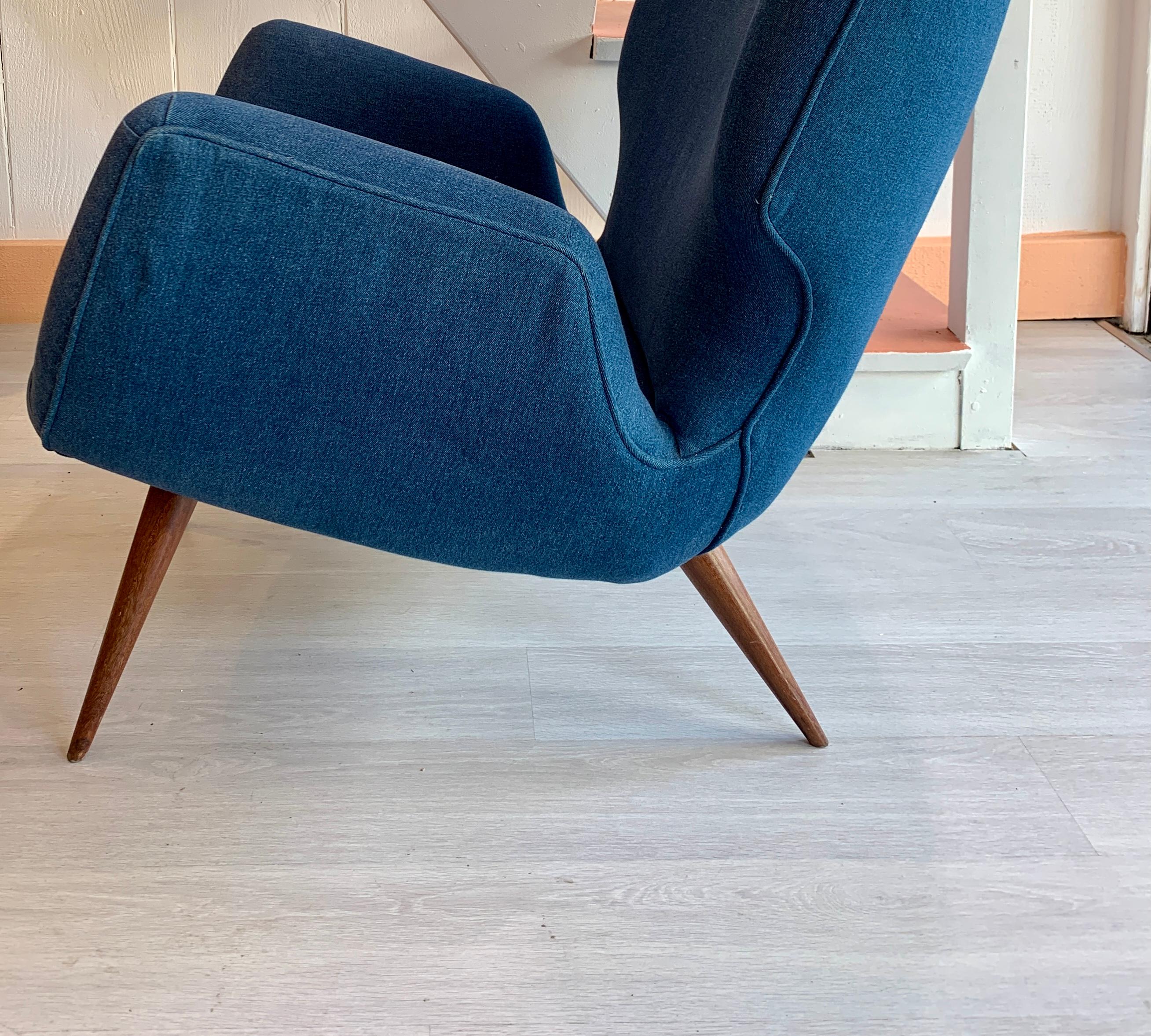 Tessile Carlo Hauner, Poltrona. Legno di Caviuna e tessuto di cotone. C.C. 1950 in vendita