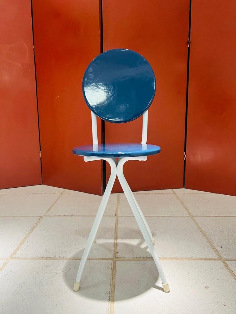 Carlo Hauner brazilian blue and white chair in wood and iron 1960 In Excellent Condition For Sale In Rio De Janeiro, RJ