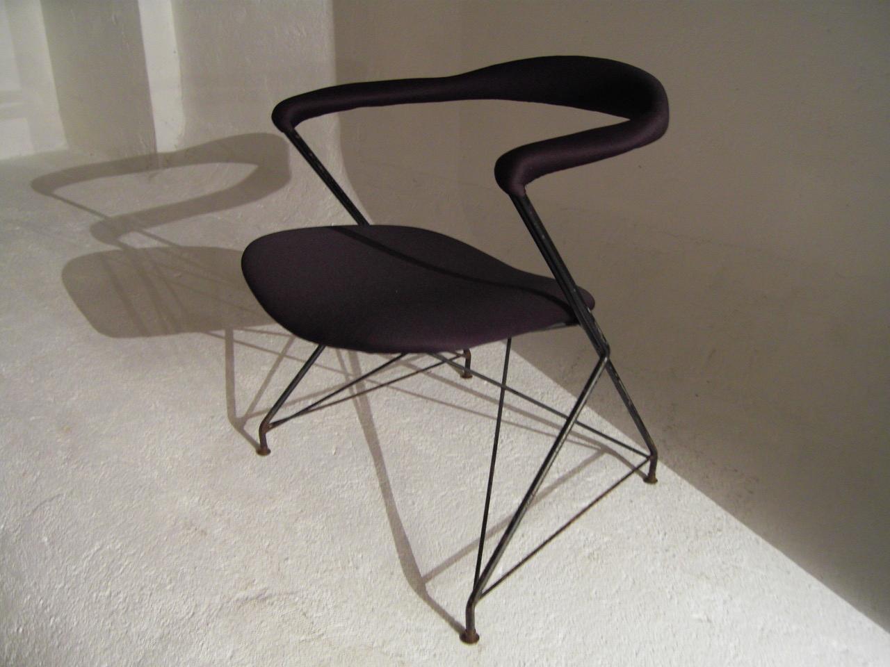 Carlo Hauner para Móveis Artesanal. Sillón moderno de mediados de siglo con estructura de hierro en venta 6