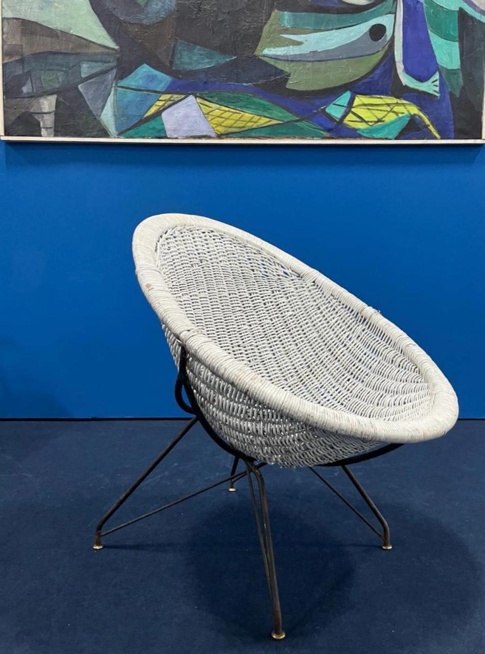 Brazilian Carlo Hauner for Móveis Artesanal. Mid-Century Modern Armchair in Rattan & Iron For Sale