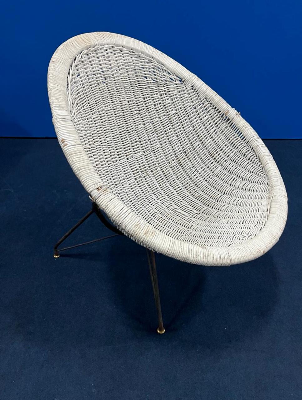 Carlo Hauner for Móveis Artesanal. Mid-Century Modern Armchair in Rattan & Iron In Good Condition For Sale In Sao Paulo, SP