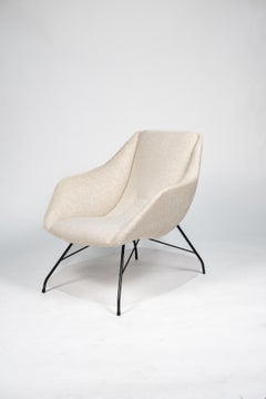 Carlo Hauner. Pair of "Concha" armchairs, c. 1950. Metal and fabric