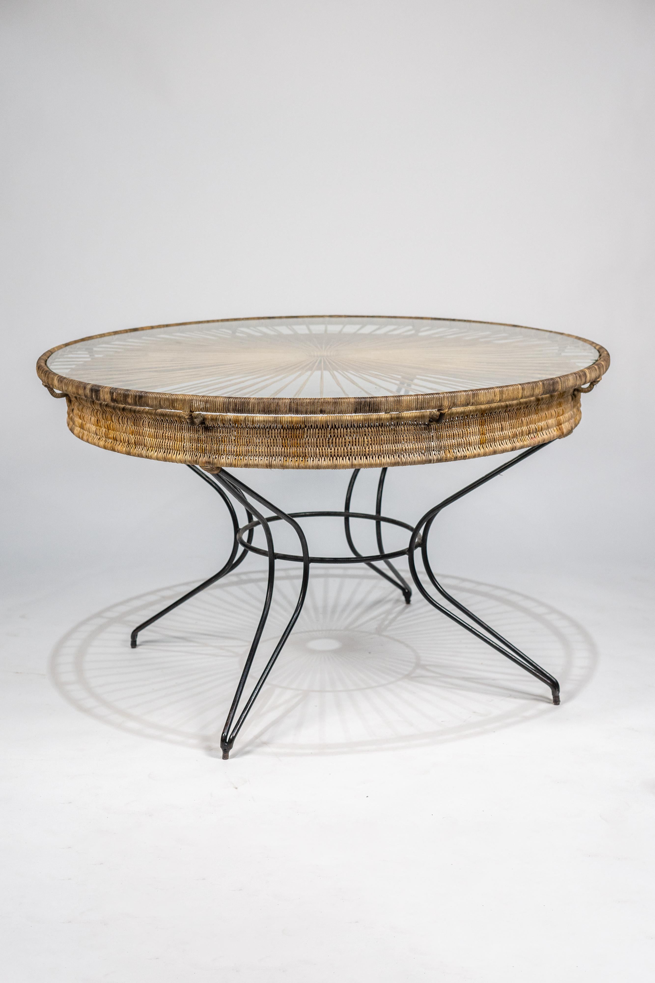 Mid-Century Modern Carlo Hauner. Table de salle à manger ronde avec verre, vers 1950 en vente