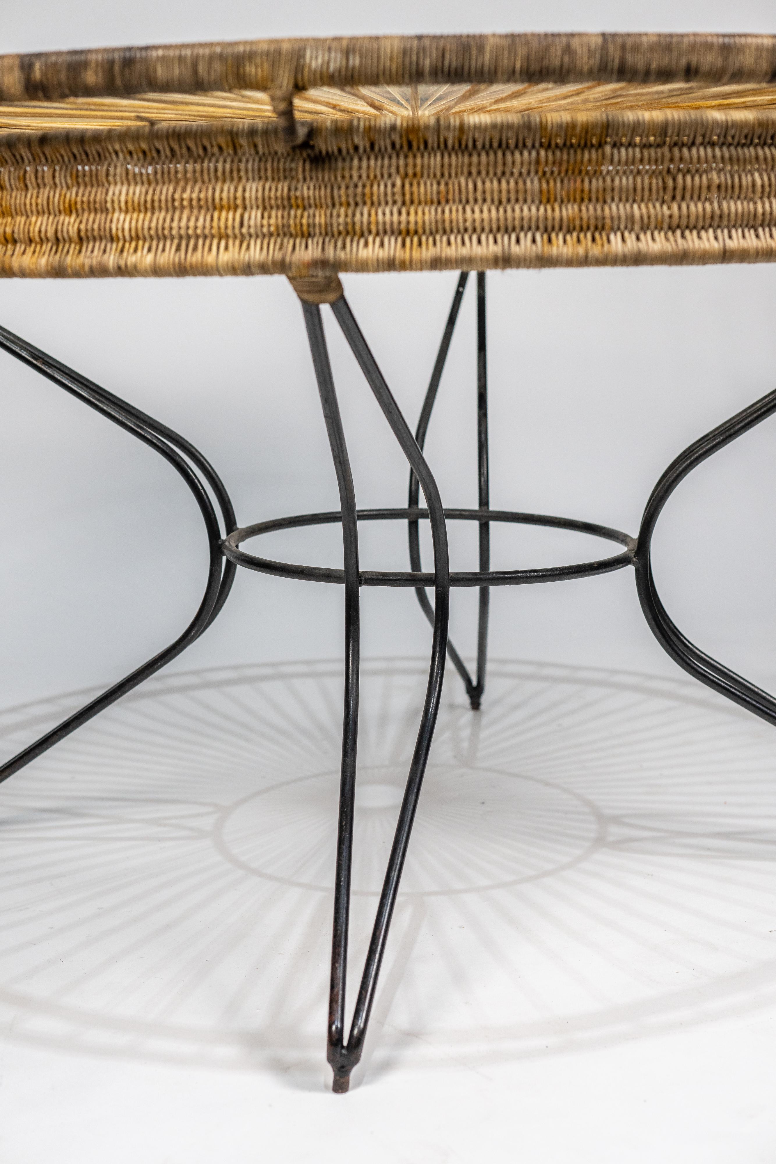 Carlo Hauner. Round dining table with glass, c. 1950 In Good Condition For Sale In PARIS, FR