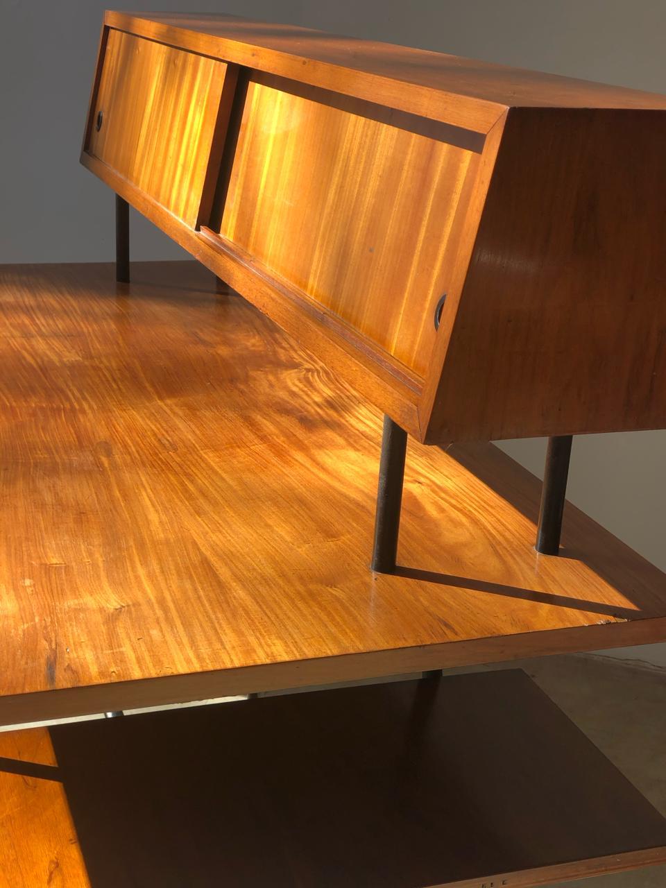 Carlo Hauner's Mid-Century Modern Personal Use Desk in Caviúna Wood and Iron For Sale 6