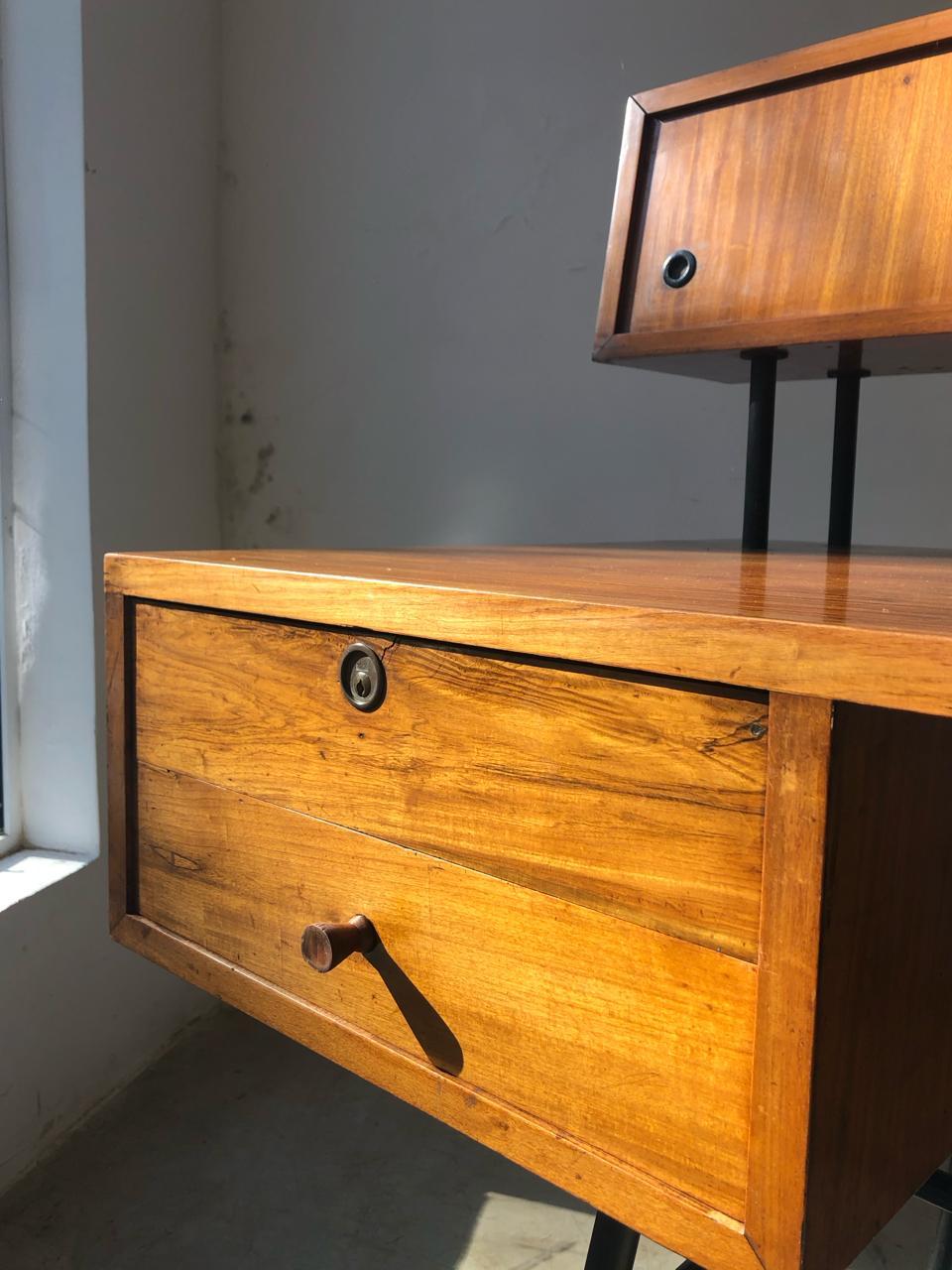 Carlo Hauner's Mid-Century Modern Personal Use Desk in Caviúna Wood and Iron For Sale 12