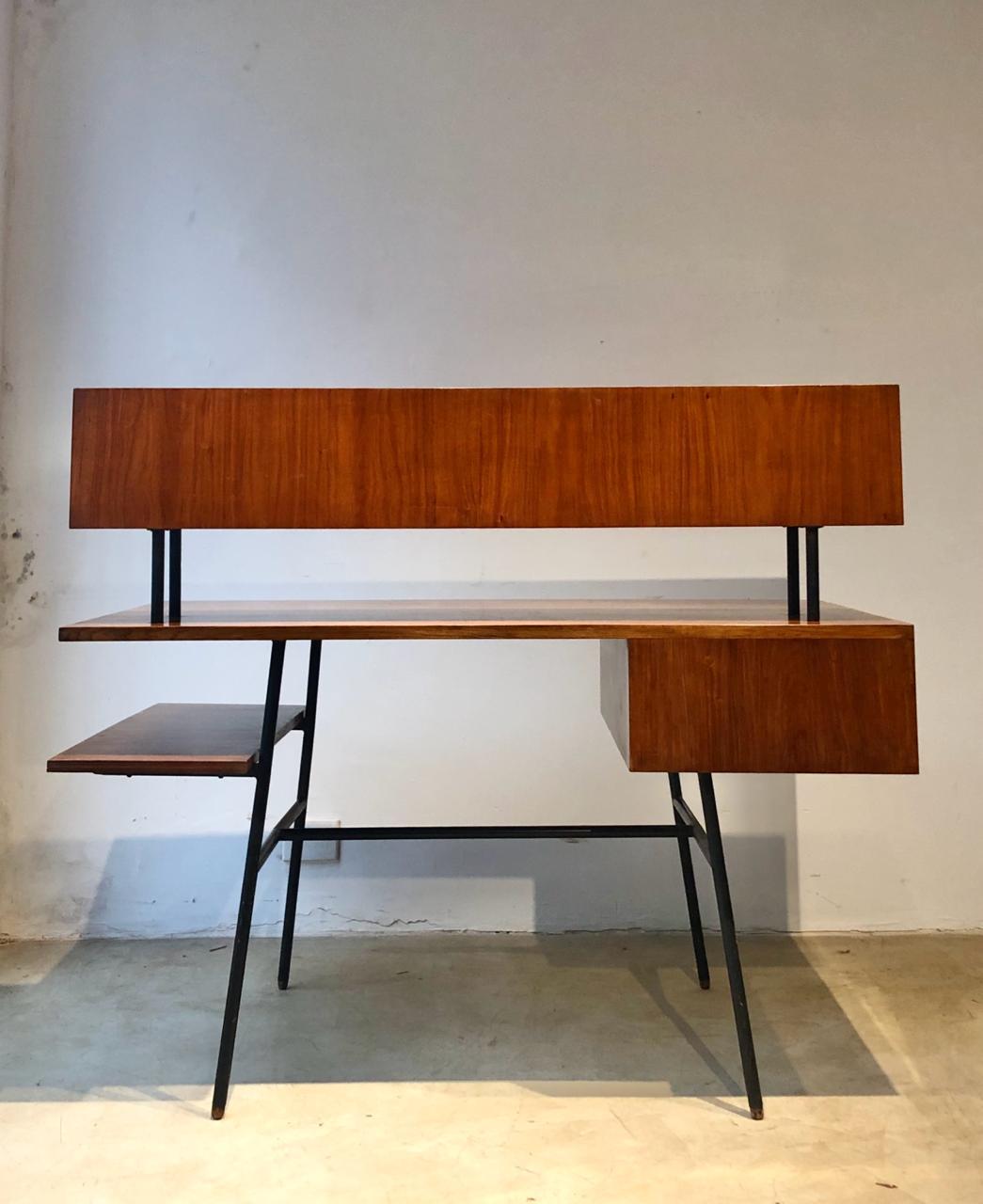 Carlo Hauner's Mid-Century Modern Personal Use Desk in Caviúna Wood and Iron For Sale 13