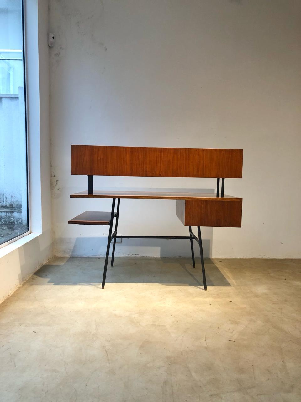 Carlo Hauner's Mid-Century Modern Personal Use Desk in Caviúna Wood and Iron For Sale 15