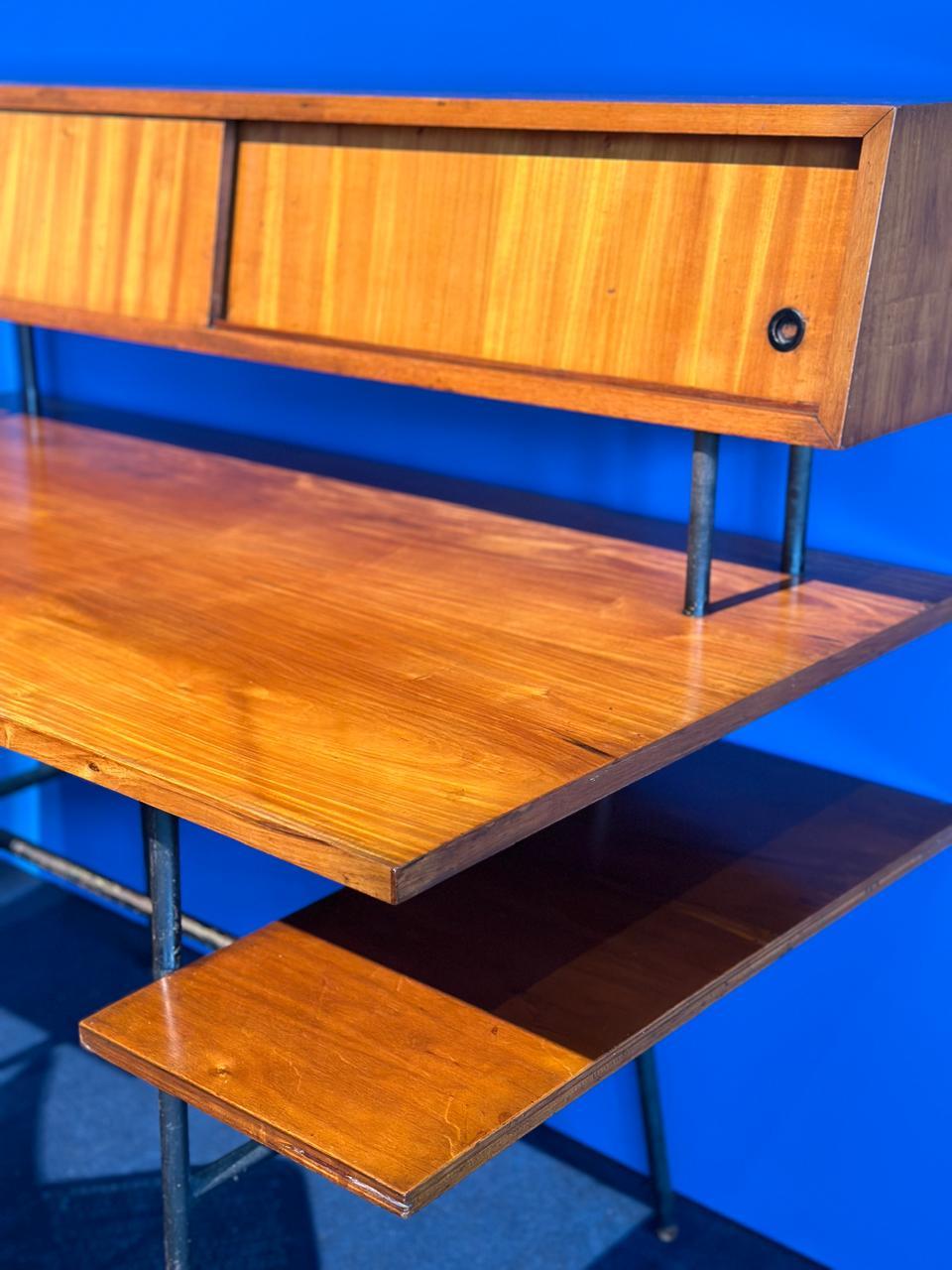 Carlo Hauner's Mid-Century Modern Personal Use Desk in Caviúna Wood and Iron In Good Condition For Sale In Sao Paulo, SP