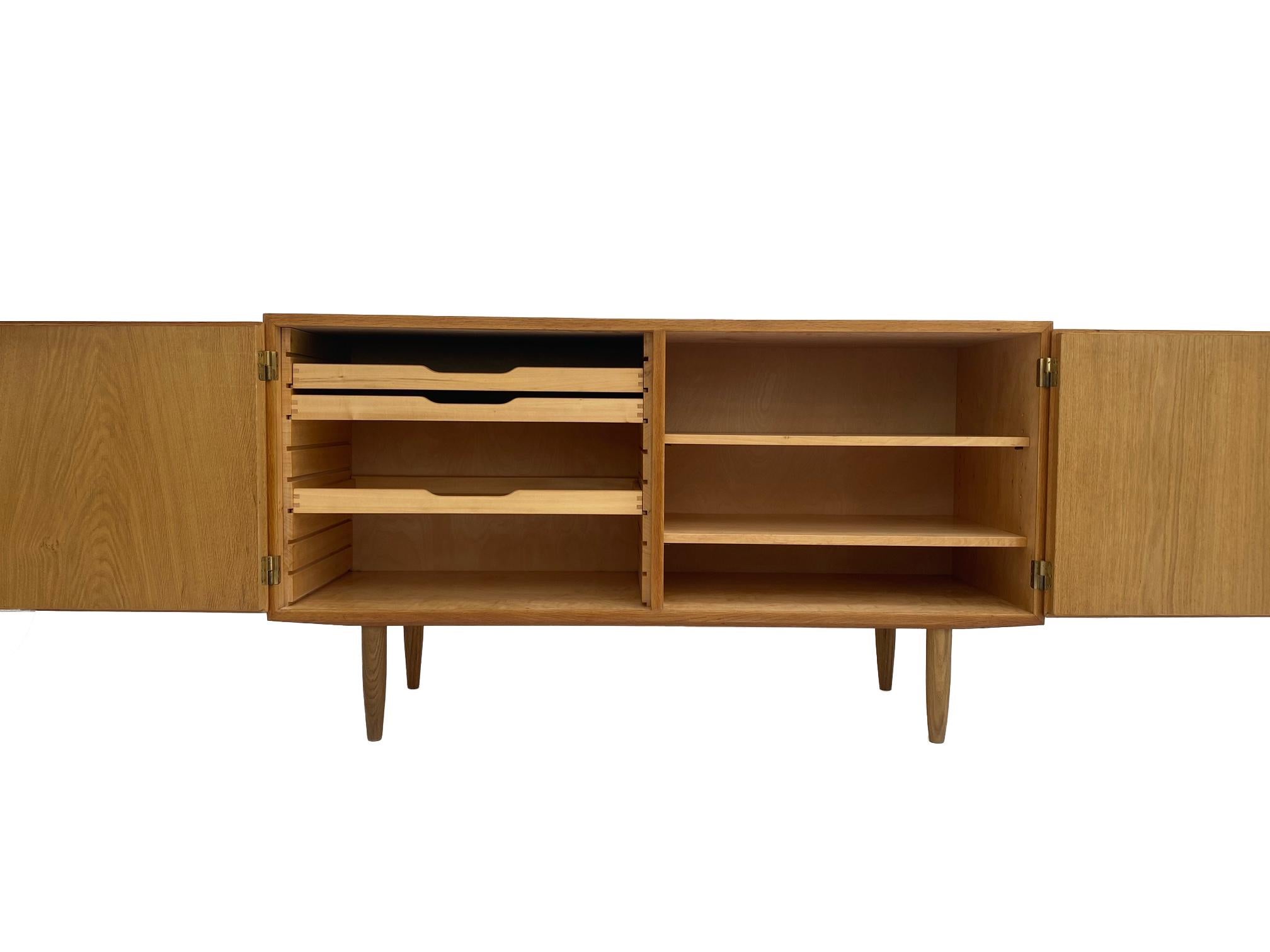 Carlo Jensen for Poul Hundevad Large Oak Sideboard. Denmark, 1960s 7