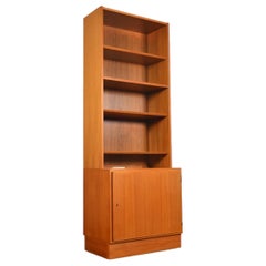 Carlo Jensen Schmales Teakholz-Bücherregal mit niedrigerer Verschlussschrank