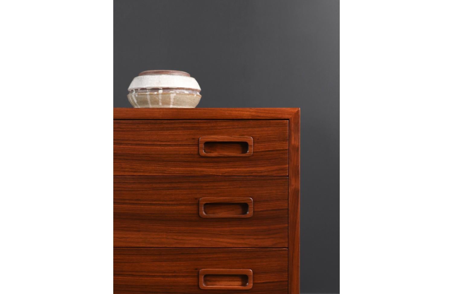 Carlo Jensen Credenza in legno di palissandro con porta bi-foldes in vendita 5