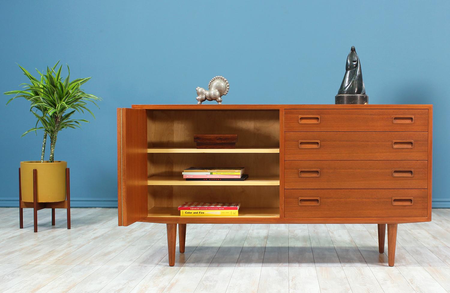 Mid-Century Modern Carlo Jensen Teak Credenza with Bi-Folding Doors for Hundevad & Co