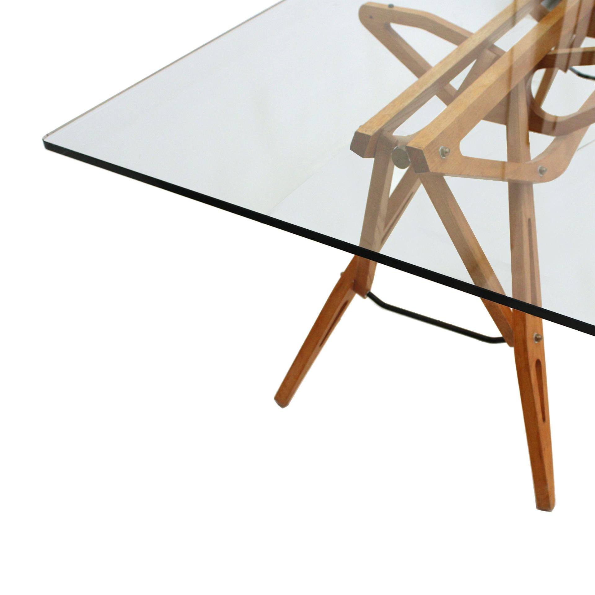 Prêt à être expédié. 

Table modulaire Vintage Reale conçue par Carlo Mollino. Fabriqué en bois de chêne, ce qui lui confère un aspect chaleureux et naturel. Le choix du bois de chêne souligne le caractère artisanal et la durabilité de la