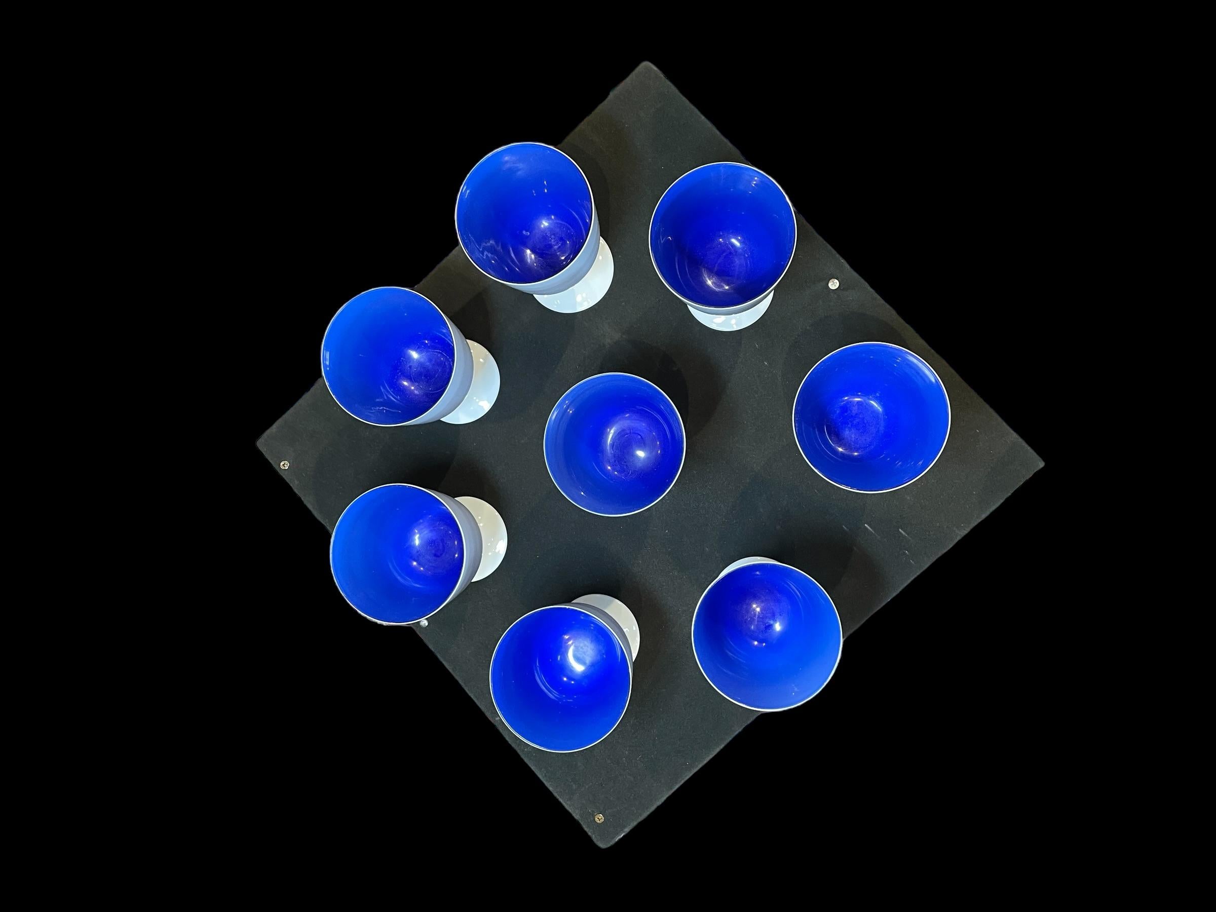 Carlo Moretti-Set aus acht weißen und blauen Muranoglaskelchen  im Angebot 2