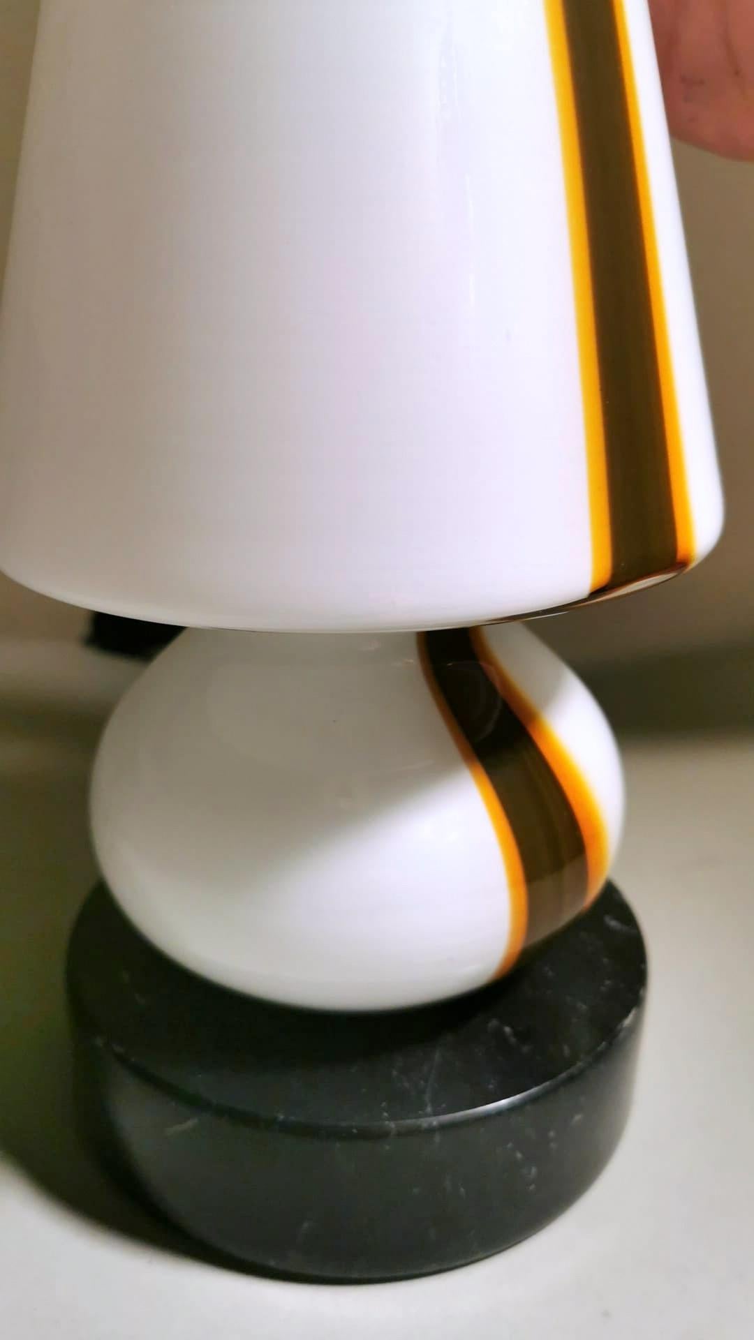 Carlo Moretti Style Space Age Lamp from Murano in Opaline Glass and Marble Base For Sale 3