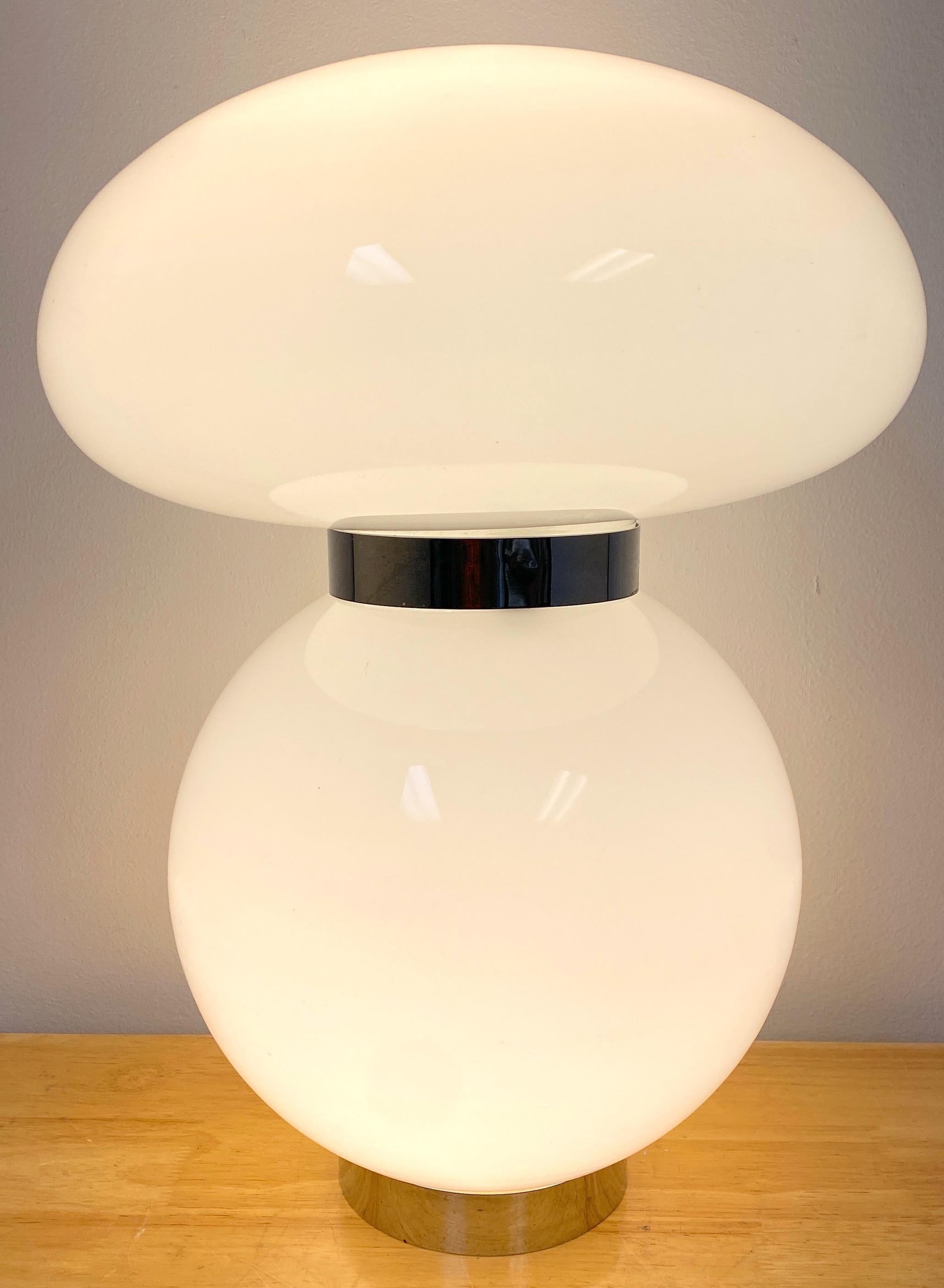 Polished Carlo Nason for Mazzega, Mod White Murano Glass & Chrome Mushroom Lamp For Sale