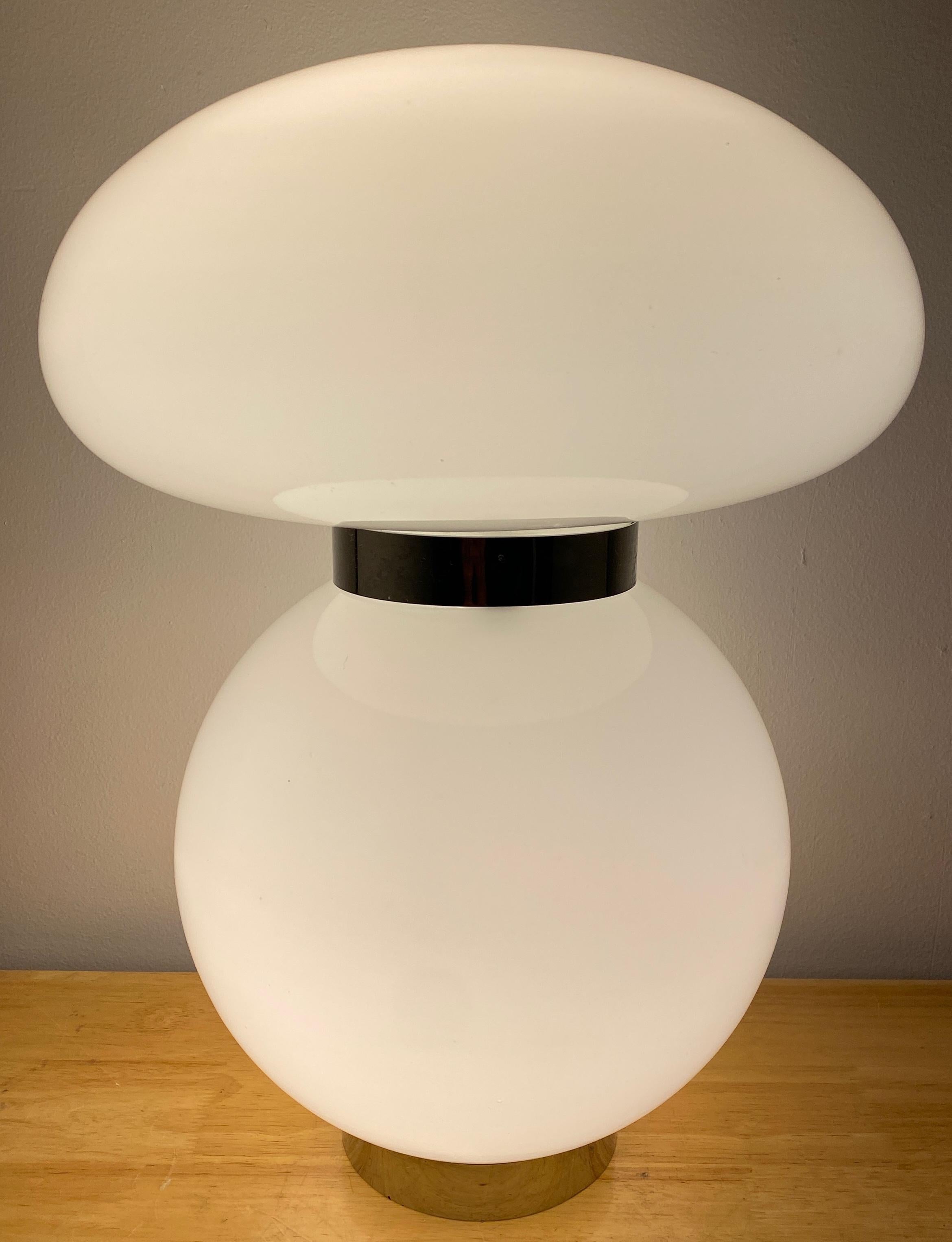 20th Century Carlo Nason for Mazzega, Mod White Murano Glass & Chrome Mushroom Lamp For Sale