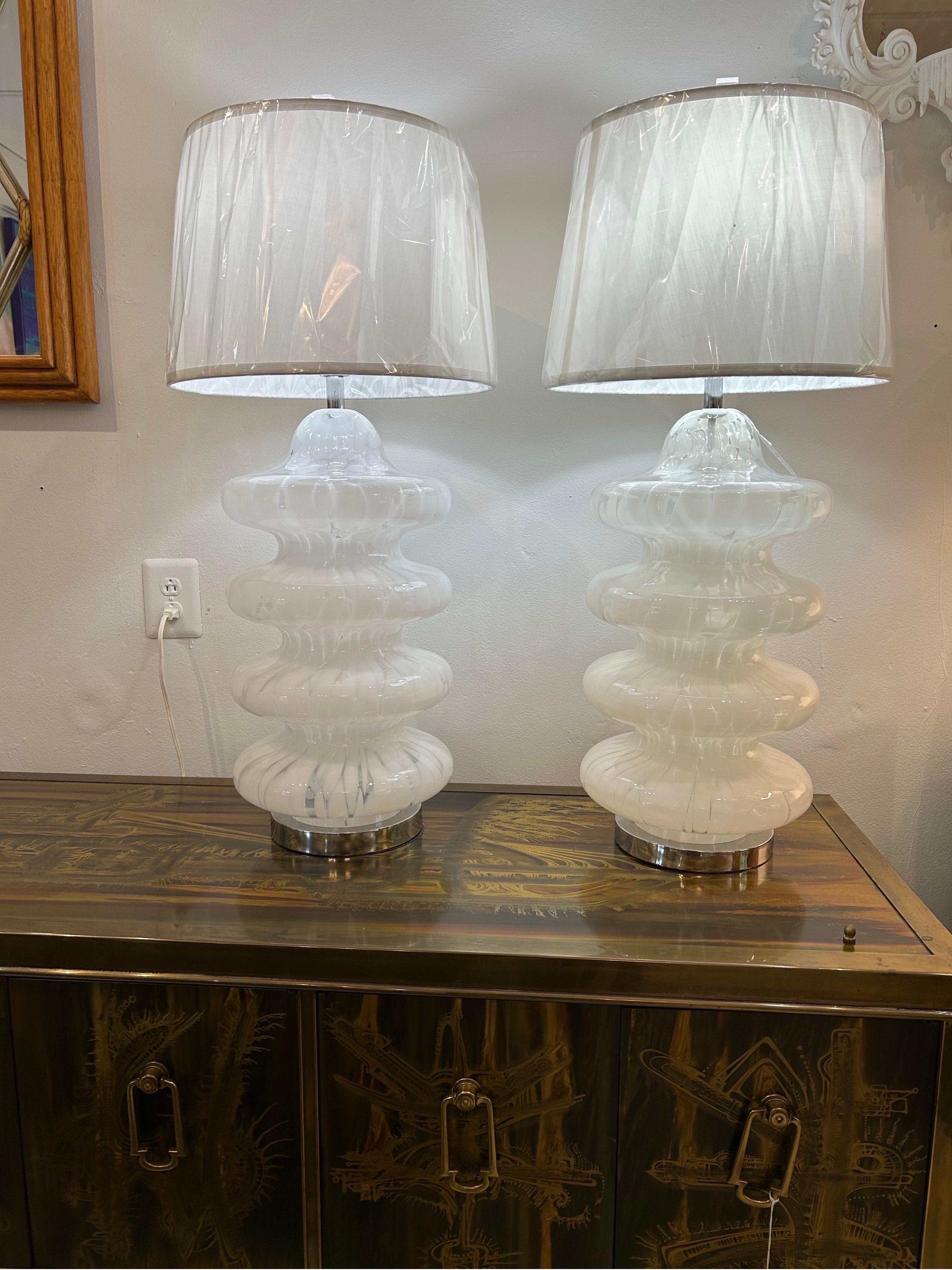 Carlo Nason pour Mazzega  Paire de lampes blanches tachetées à quatre niveaux en vente 4