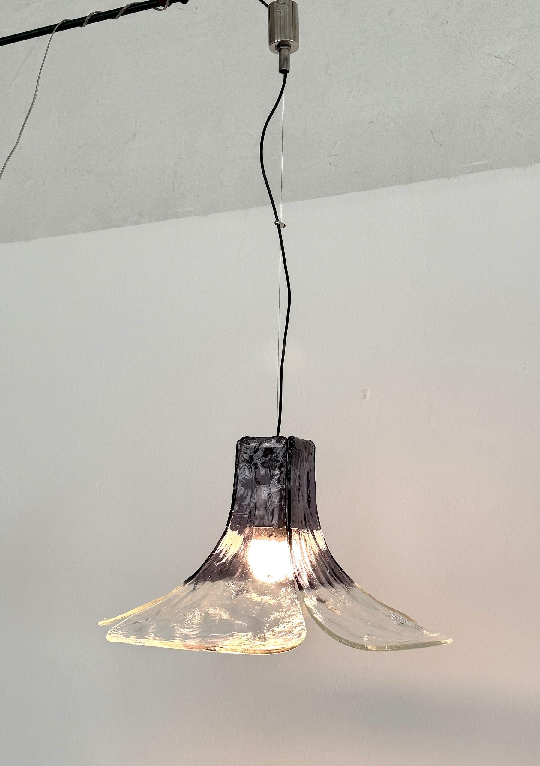 Lustre Petals de Carlo Nason pour Mazzega en cristal de Murano violet, années 1960 Bon état - En vente à Morazzone, Varese