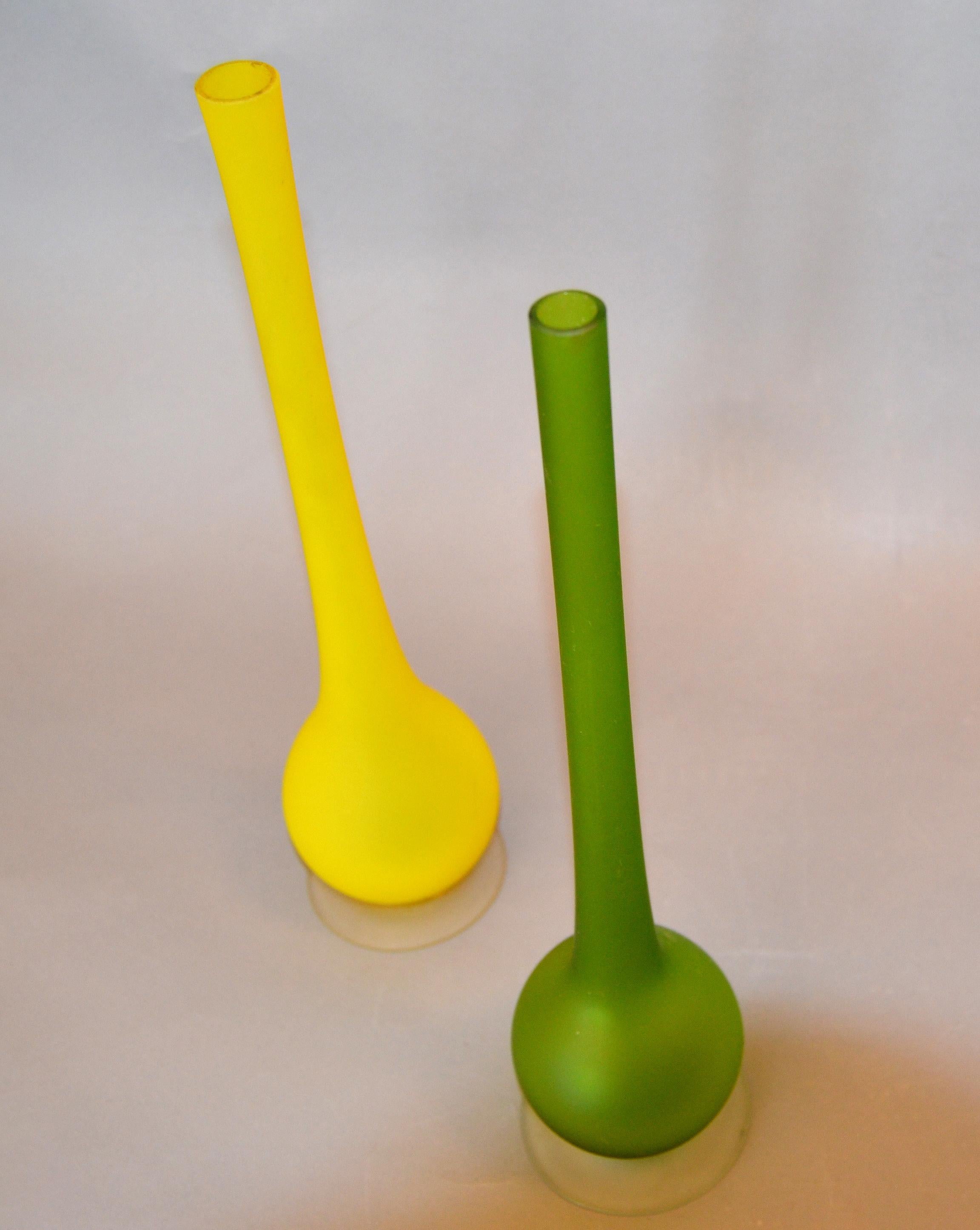 Carlo Nason for Rosenthal Netter Satin Glass Bud Vases Italy, Pair In Good Condition In Miami, FL