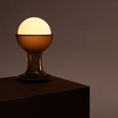 Lampada da tavolo portatile 'Gelato' di Carlo Nason in vetro caramello per Established & Sons