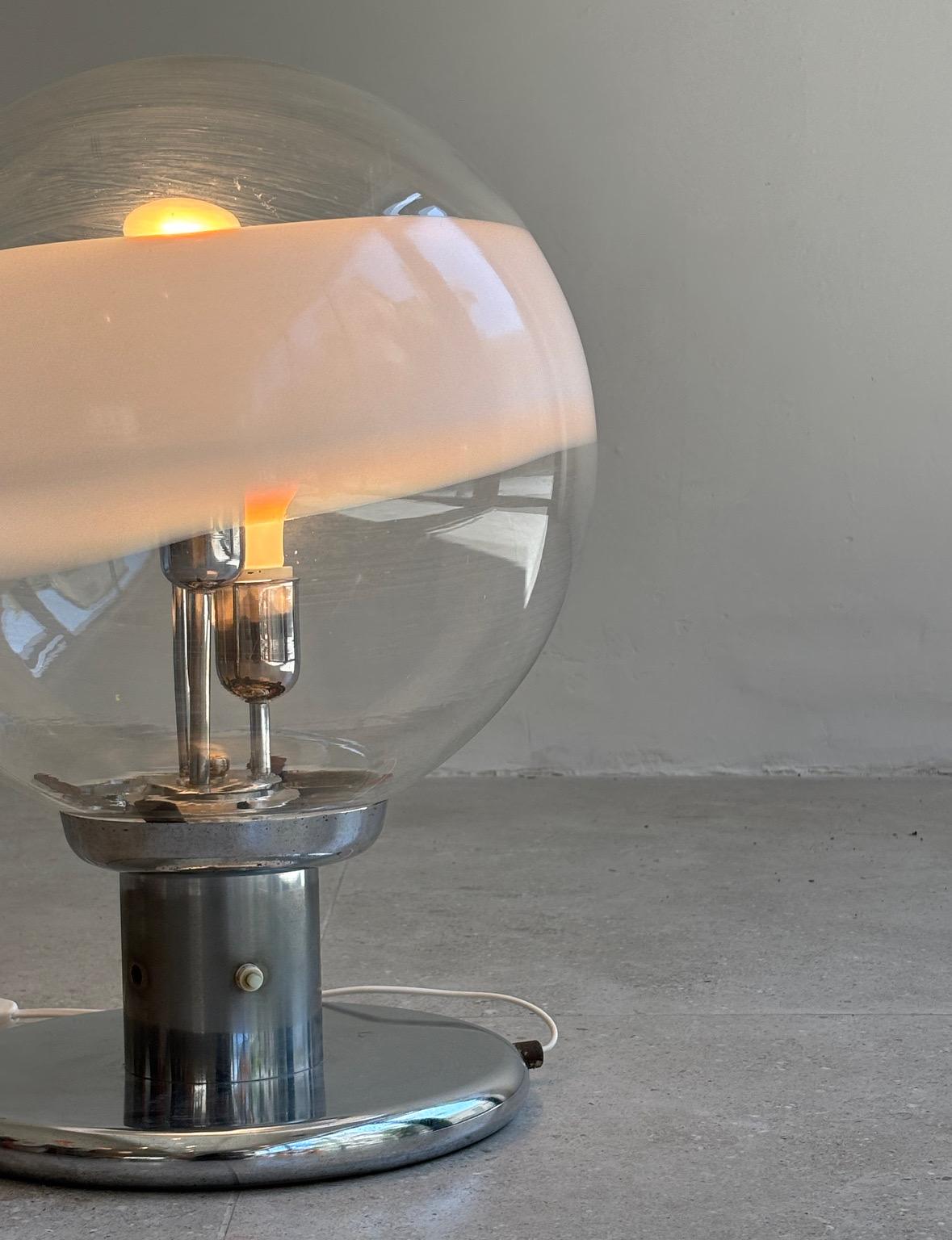 Carlo Nason Lámpara de esfera de cristal de Murano soplado a mano para Mazzega, Italia Años 60 en Bueno estado para la venta en Tel Aviv-Yafo, Tel Aviv District