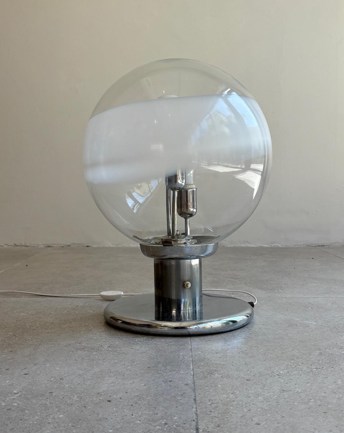 Carlo Nason Lámpara de esfera de cristal de Murano soplado a mano para Mazzega, Italia Años 60 mediados del siglo XX en venta