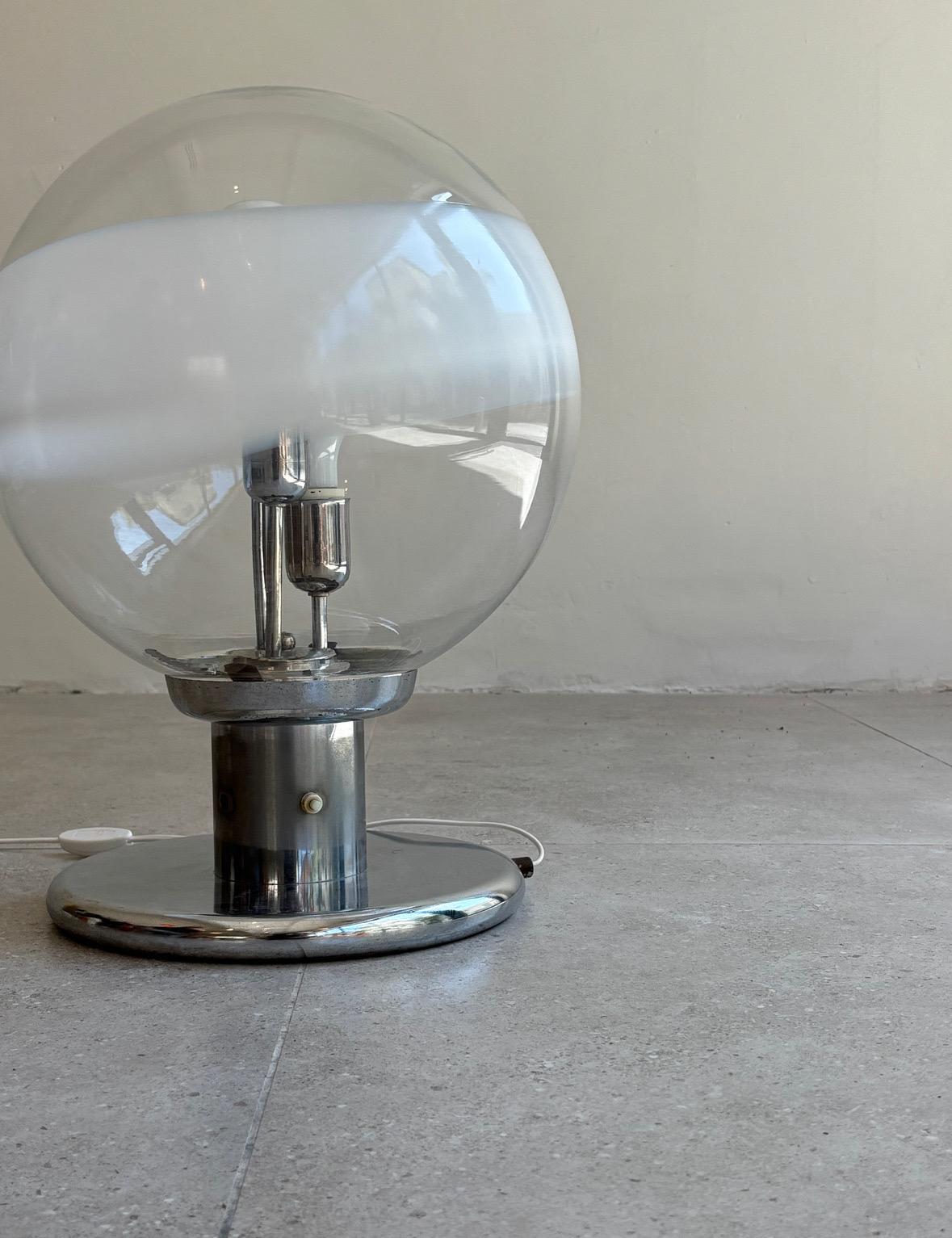 Carlo Nason Lámpara de esfera de cristal de Murano soplado a mano para Mazzega, Italia Años 60 Vidrio soplado en venta