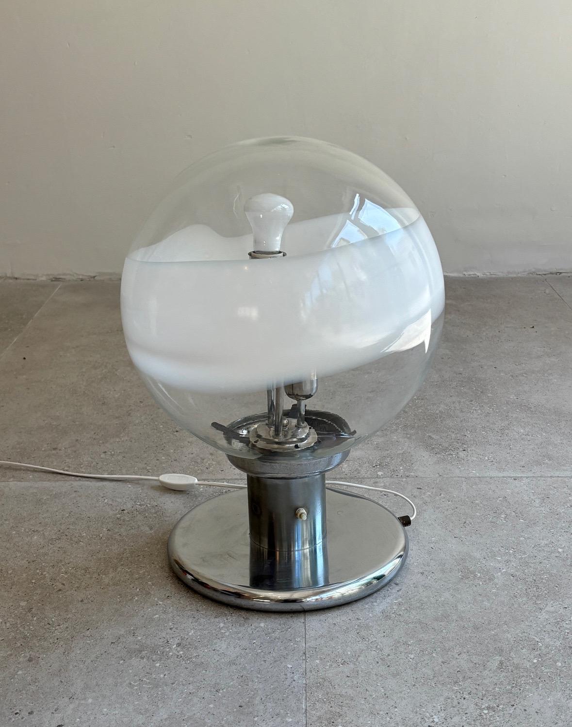 Carlo Nason Lámpara de esfera de cristal de Murano soplado a mano para Mazzega, Italia Años 60 en venta 1