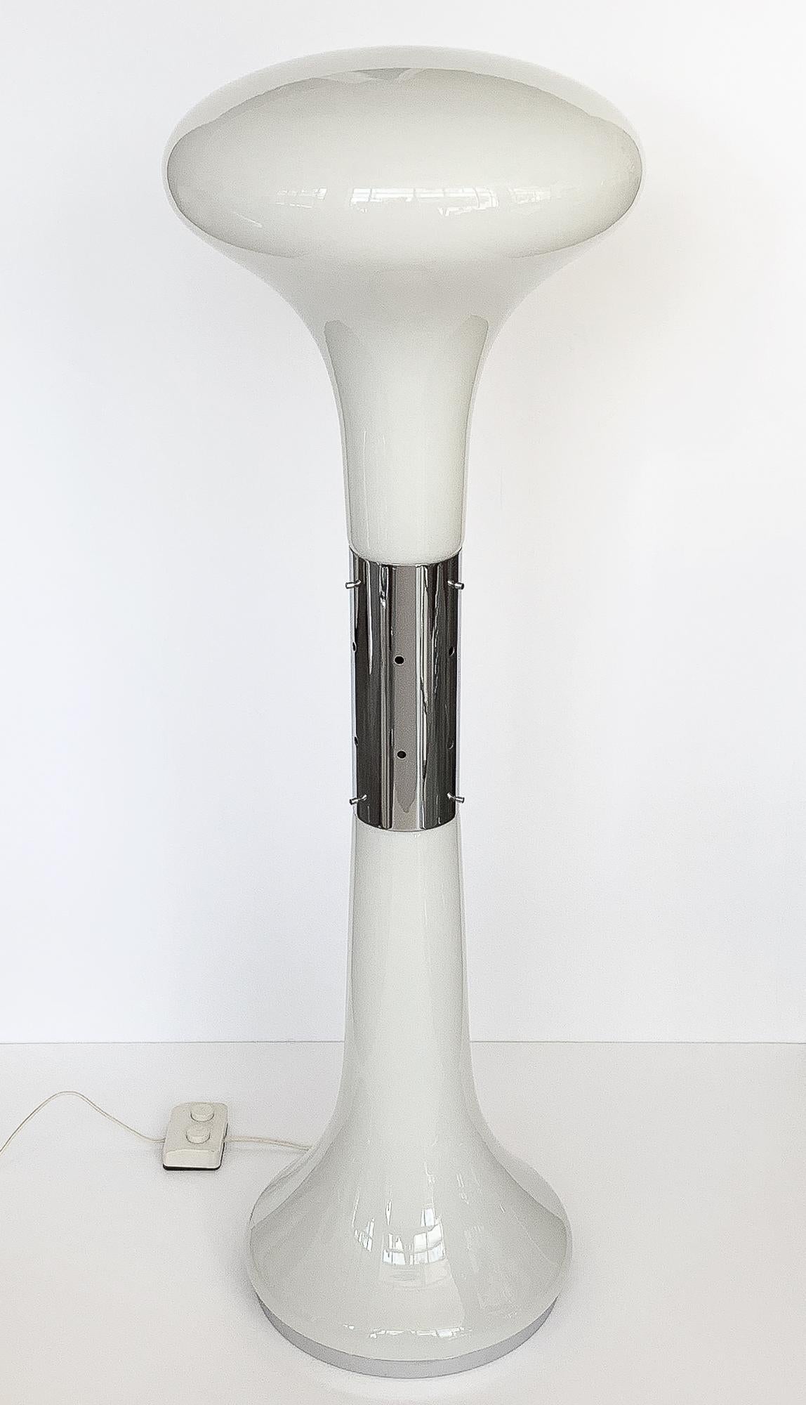 Mid-Century Modern Carlo Nason i Numerati Soffiato White Glass Floor Lamp for Mazzega Murano 