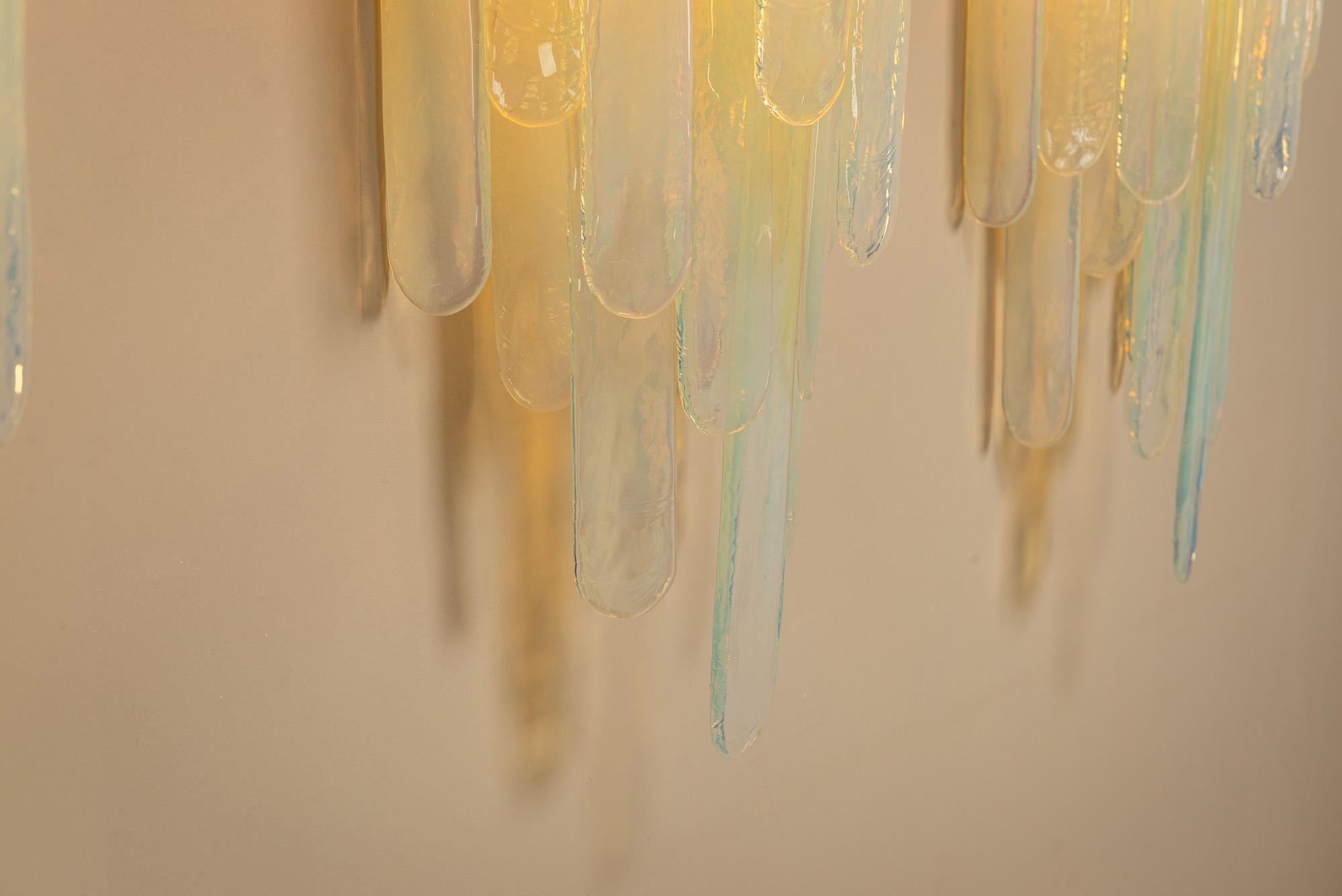 Carlo Nason Large LP 242 Wall Lights in Opaline (Set of 3) pour Mazzega, Italie en vente 3